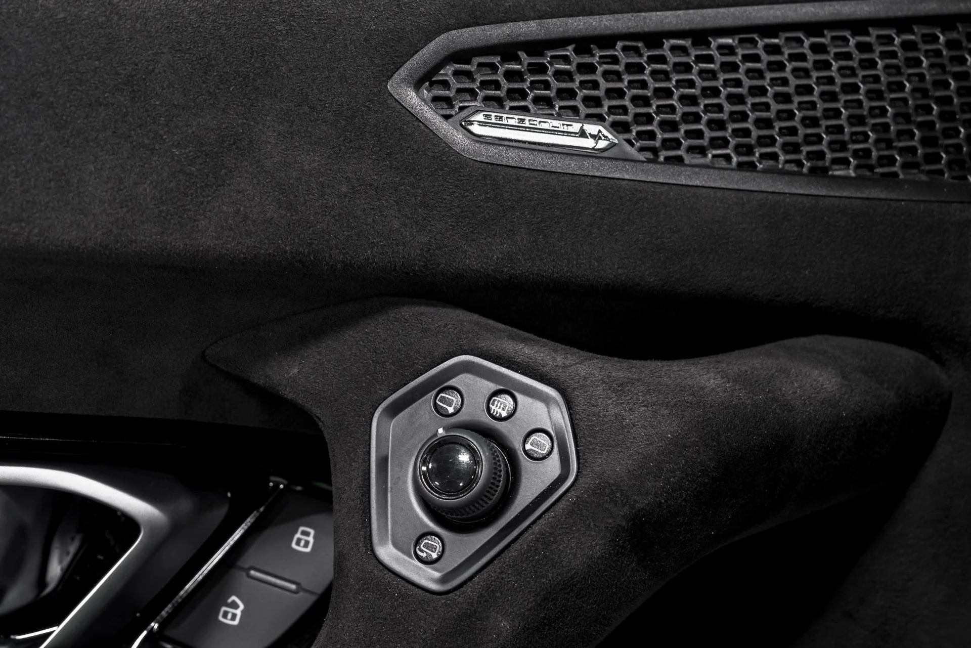 mph009_2907712922_afa8050562b779625553754844b7a11cx_ec021a8582