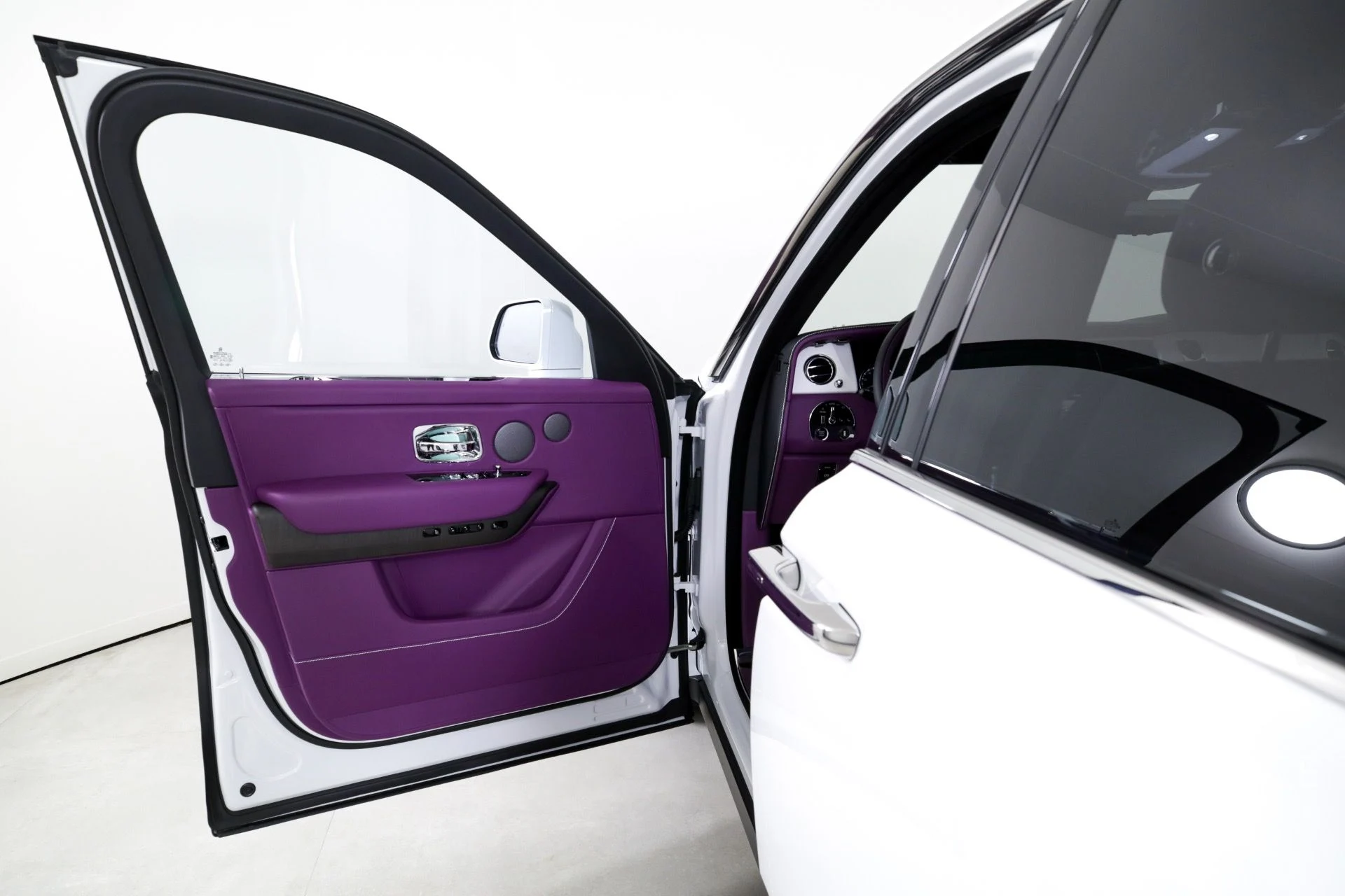 mph009_2911874832_Used_2024_Rolls_Royce_Cullinan_1750949955_b7b929a375