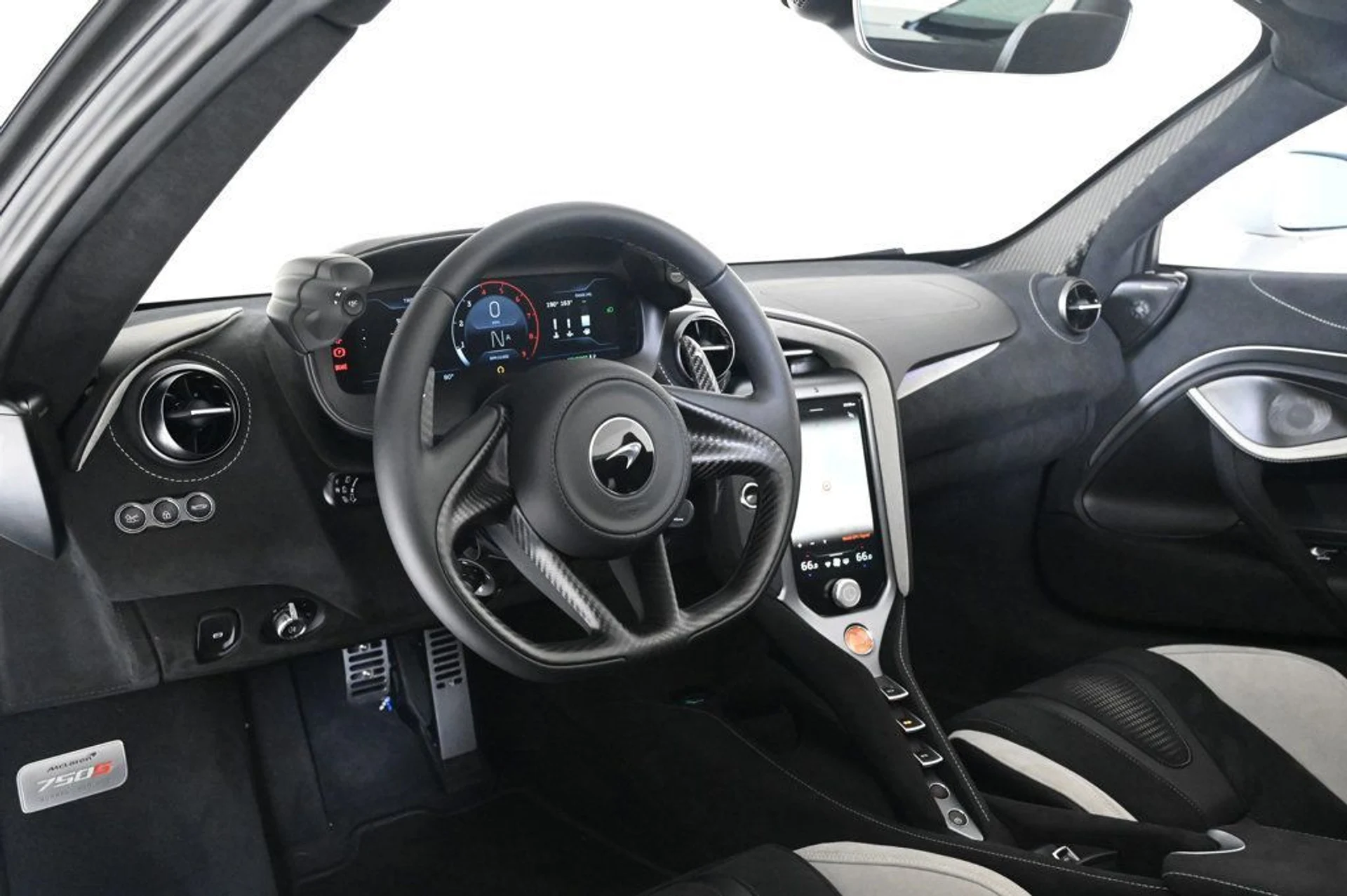 mph009_2912530365_used_2026_mclaren_750s_spider_11350_22993555_9_1024_80f57f3375