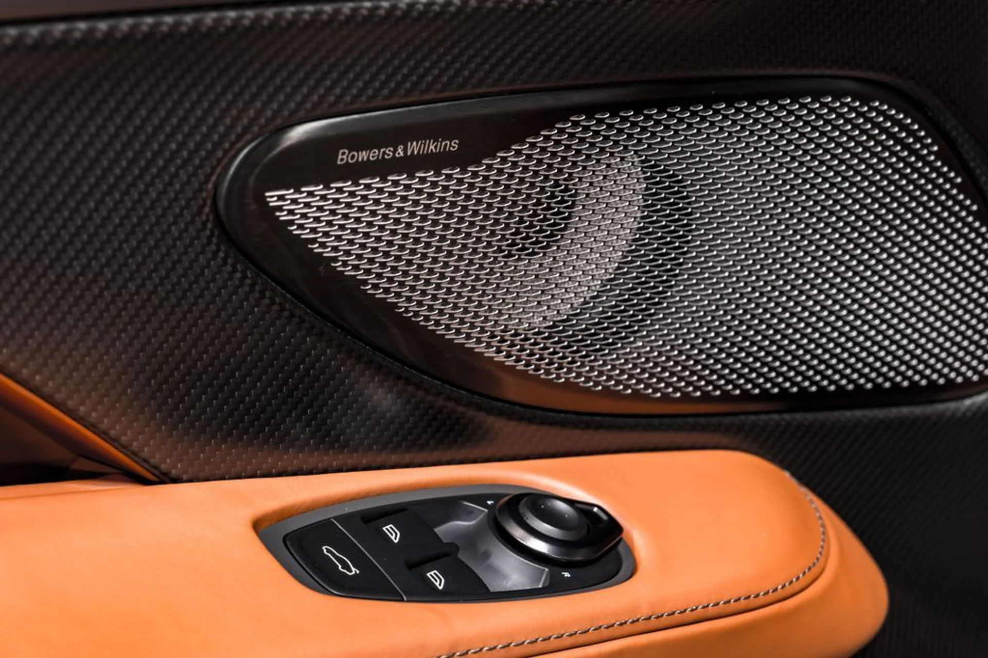 mph009_2912848868_3e82278f98453e7f19d8306d88d52d92x_086feb7f6f