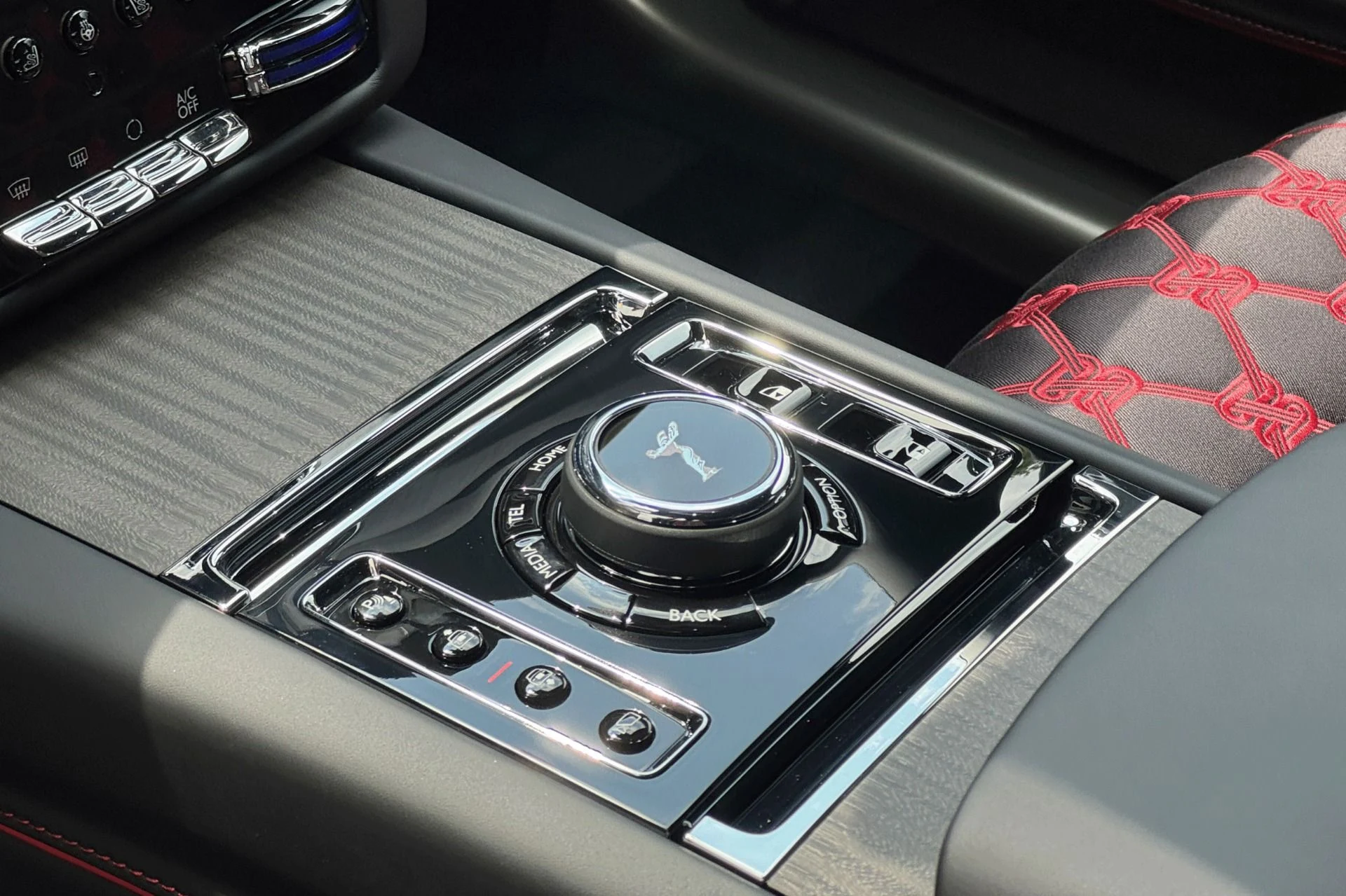 mph009_2915769800_Used_2025_Rolls_Royce_Ghost_1764086548_b634b8f9fe