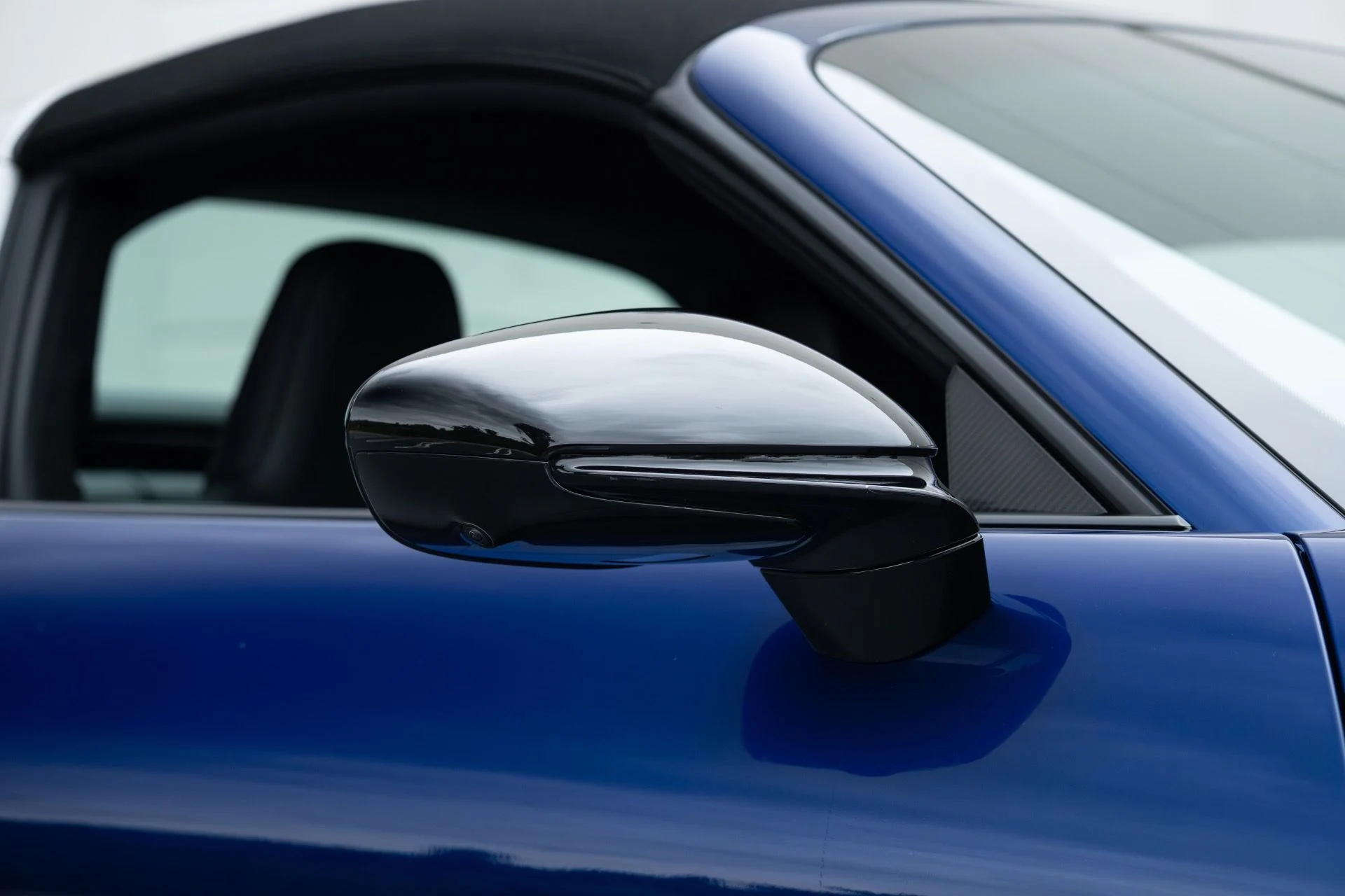 mph009_291608784_Used_2025_Porsche_911_Targa_4_GTS_1769107430_04fe389a45