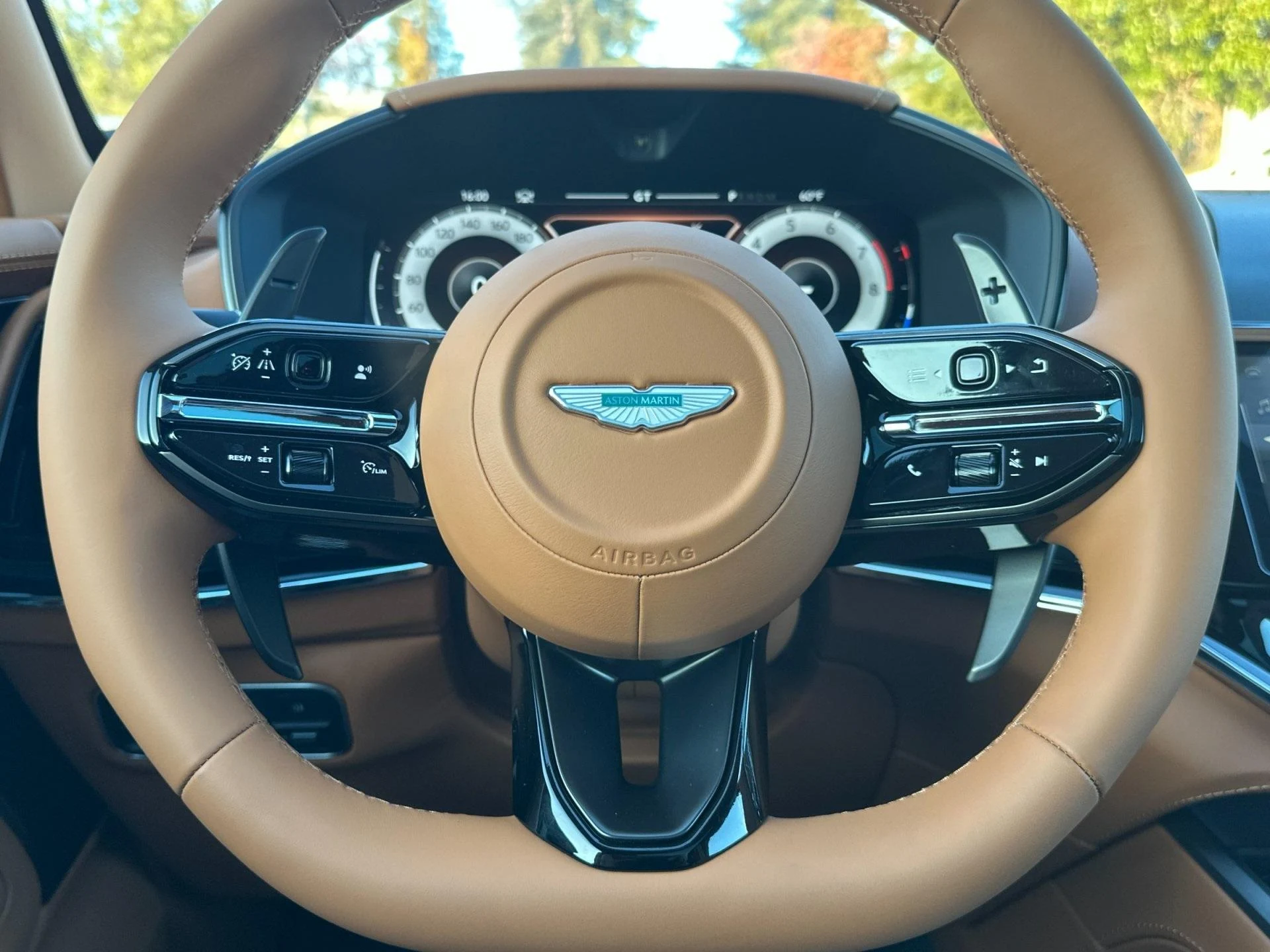 mph009_2921069980_New_2026_Aston_Martin_DBX_707_1765379215_f46fce12e1