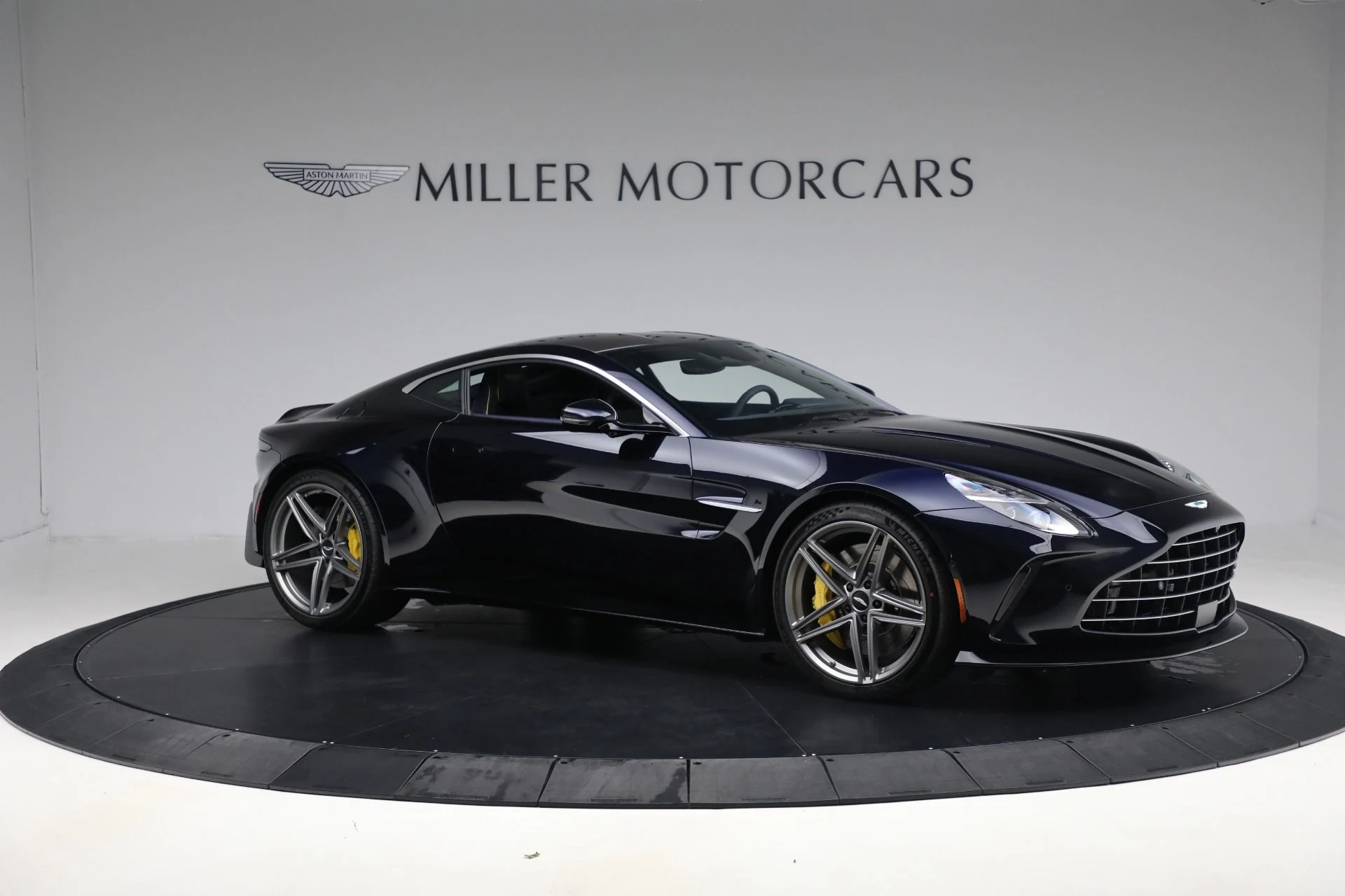 mph009_2925299407_New_2026_Aston_Martin_Vantage_f48cbbcb2b