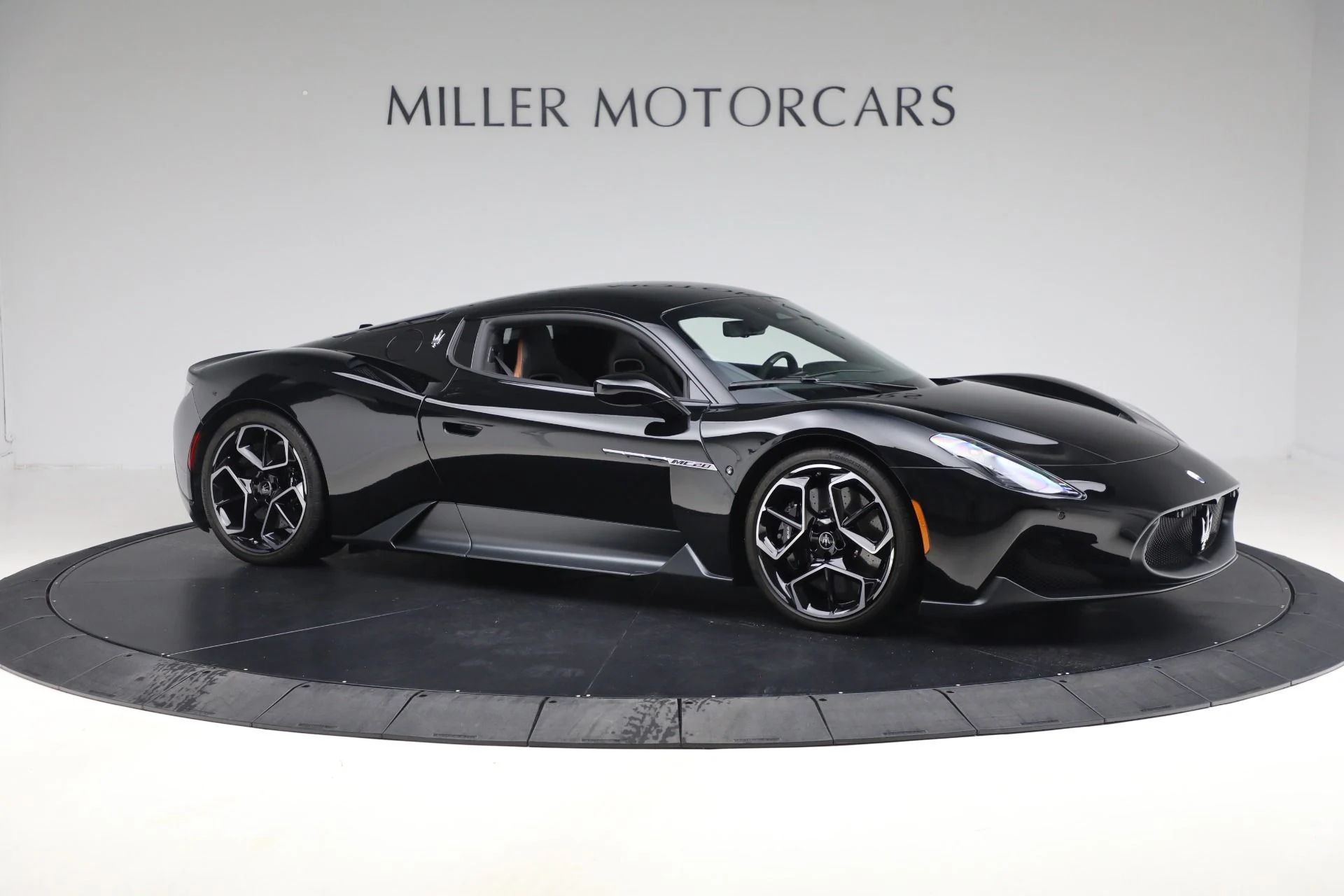mph009_2928887809_Used_2023_Maserati_MC_20_114e314780