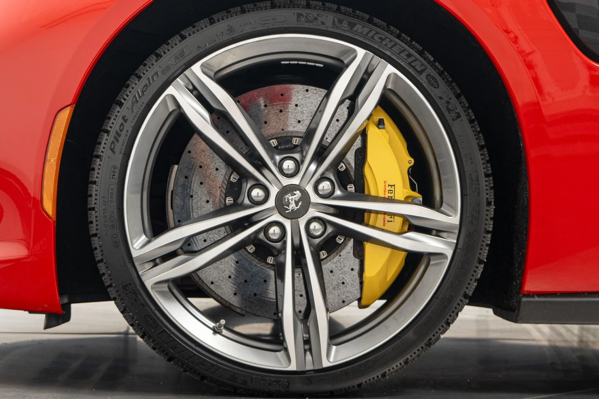 mph009_2929127803_Used_2020_Ferrari_GTC_4_Lusso_V12_Power_Passenger_Display_Carbon_Fiber_Interior_Trim_1776369259_4fd5968952