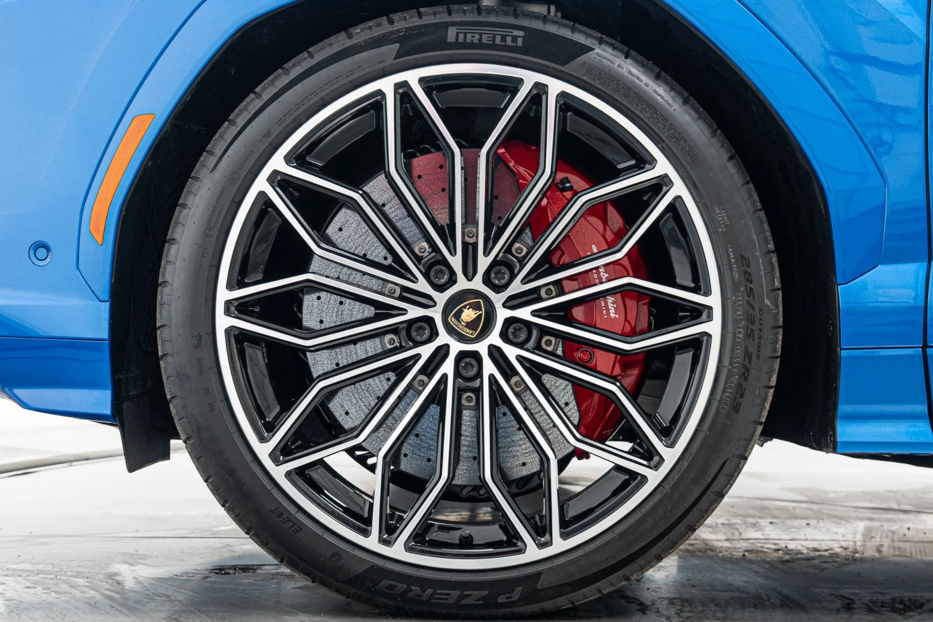 mph009_2946574329_Used_2025_Lamborghini_Urus_SE_Bang_and_Olufsen_Audio_Two_Tone_Interior_789_Horsepower_1773150487_b635f96491