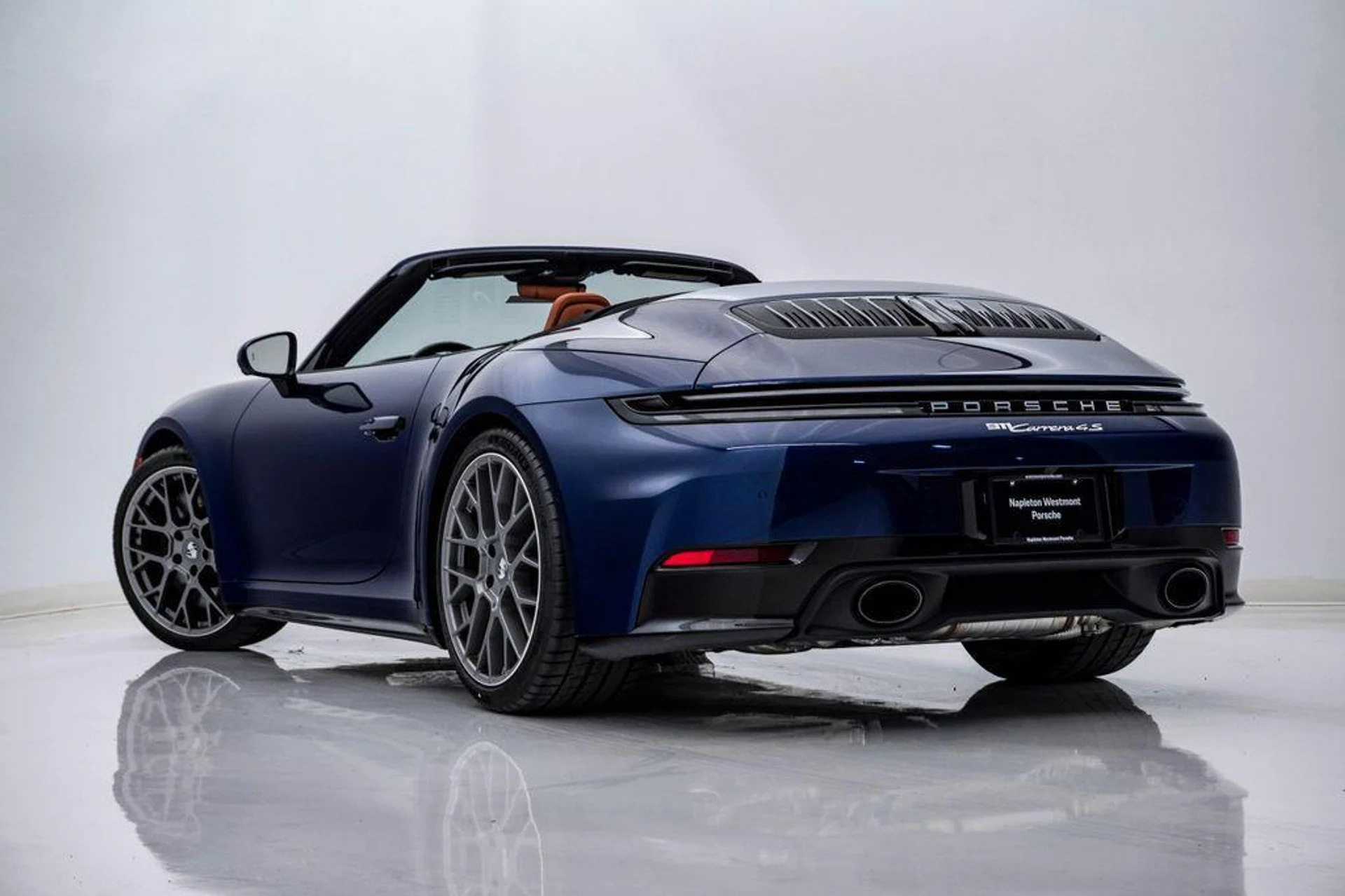 mph009_2949231886_v9q_L_Hu8_A_Ug6cmcomm_SYR_Lw_EN_Av0_86a5d3b4a6