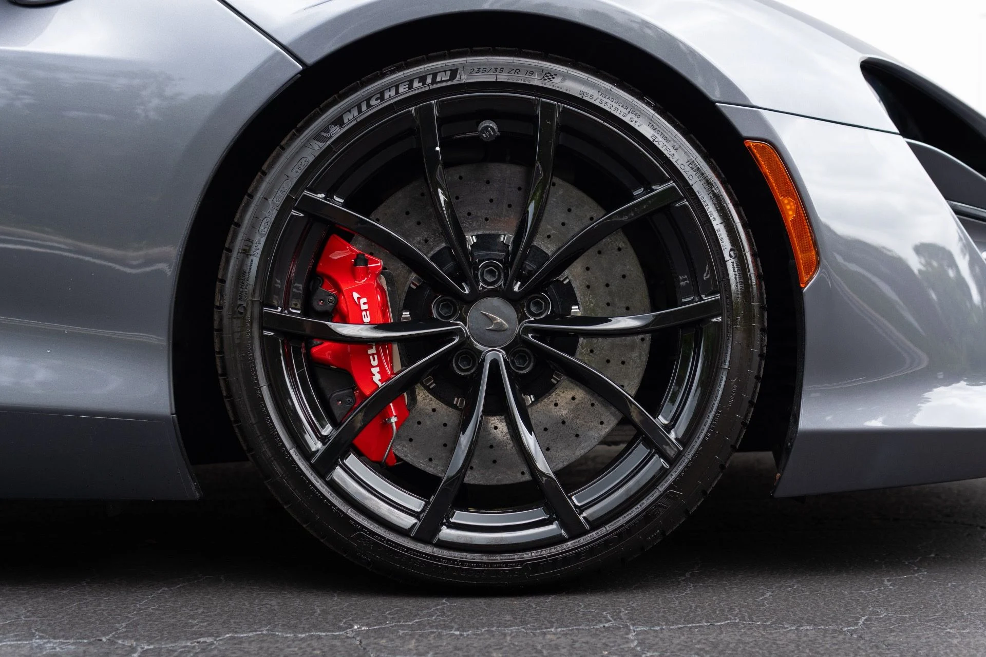 mph009_2953831982_Used_2023_Mc_Laren_Artura_1776712926_7d6ea18e26