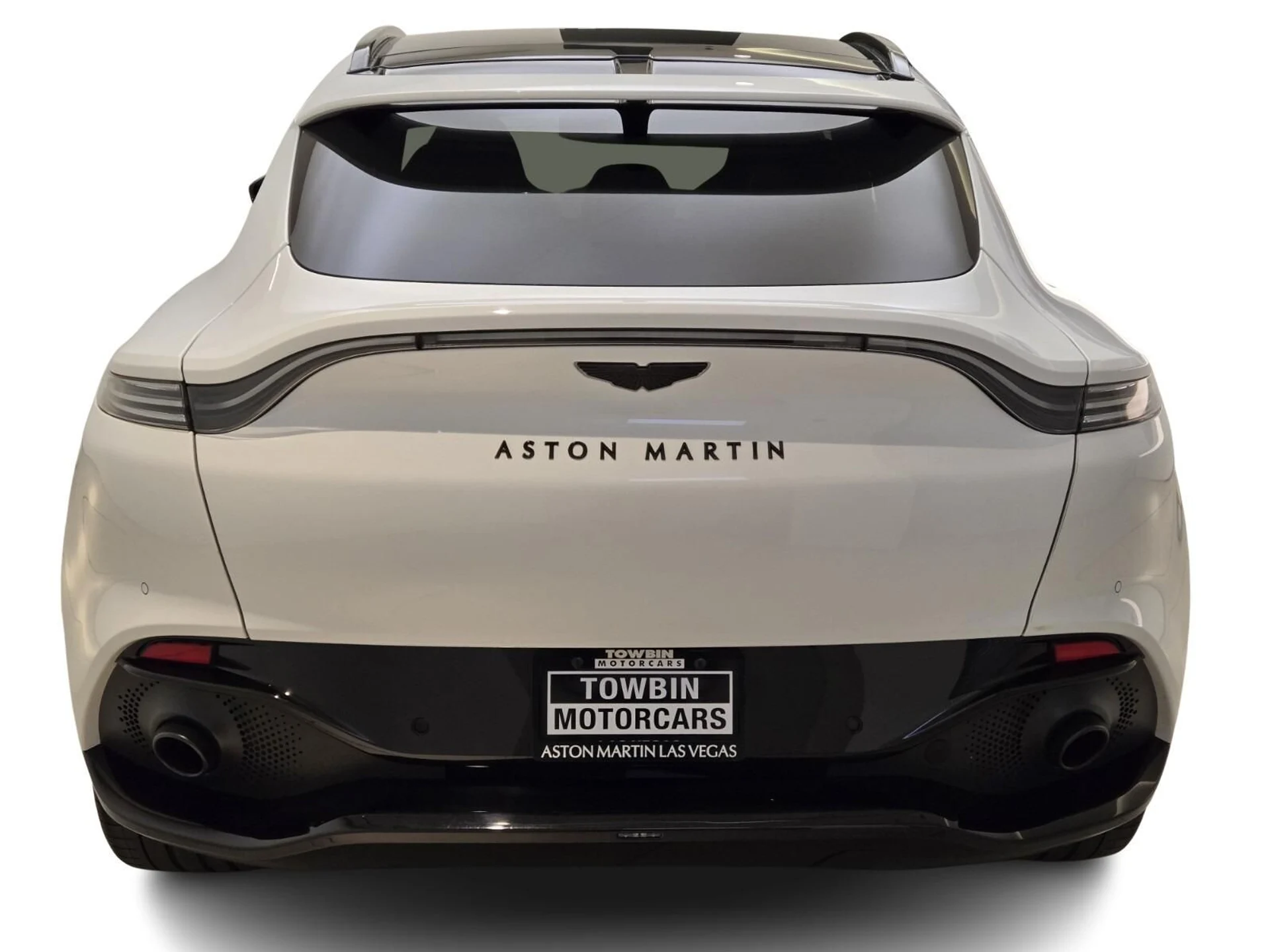 mph009_2969682628_Used_2021_Aston_Martin_DBX_1753164310_a5b4078b05
