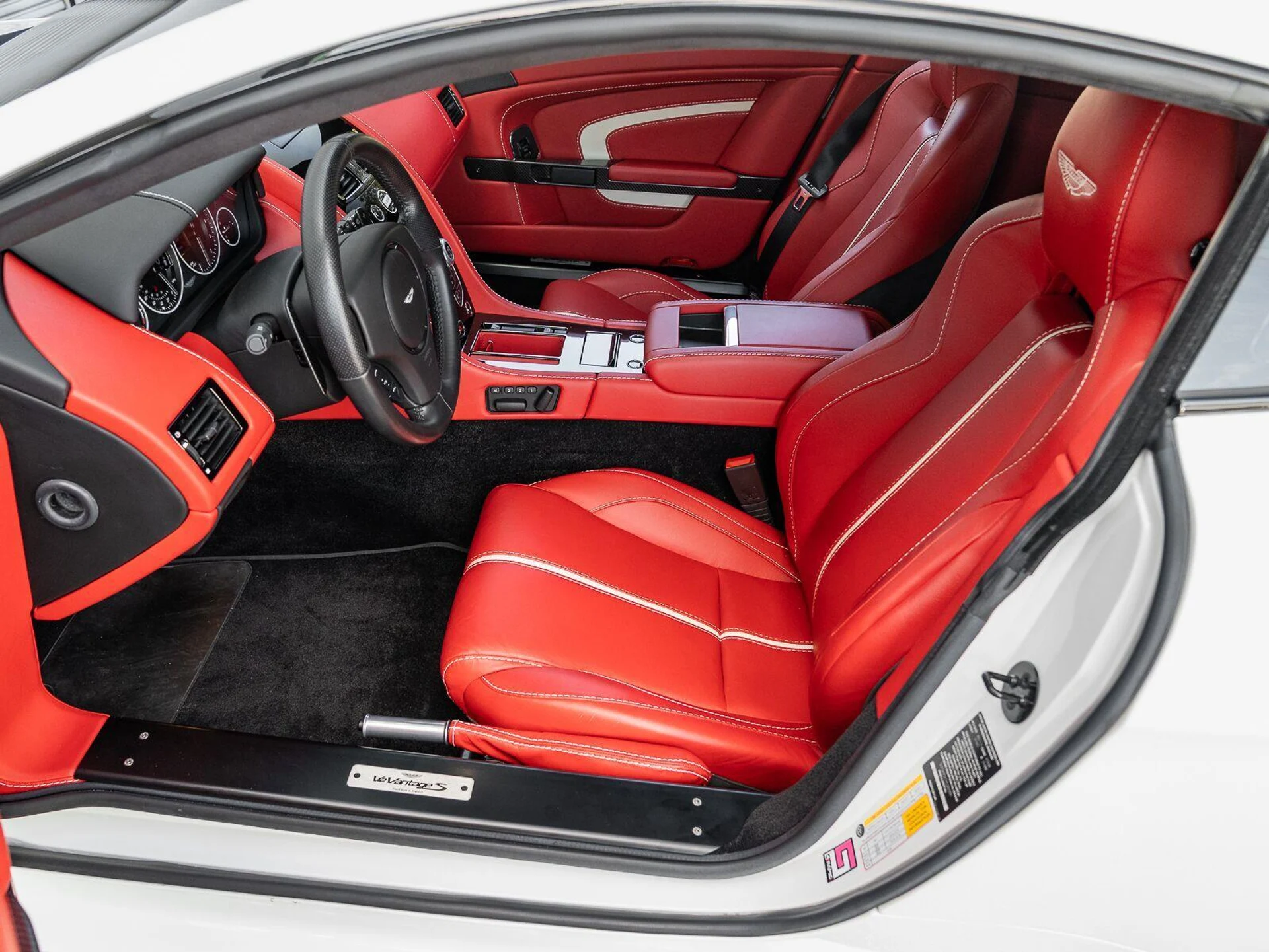 mph009_2969720494_Used_2017_Aston_Martin_Vantage_S_1792786087_4aaf4a28b3