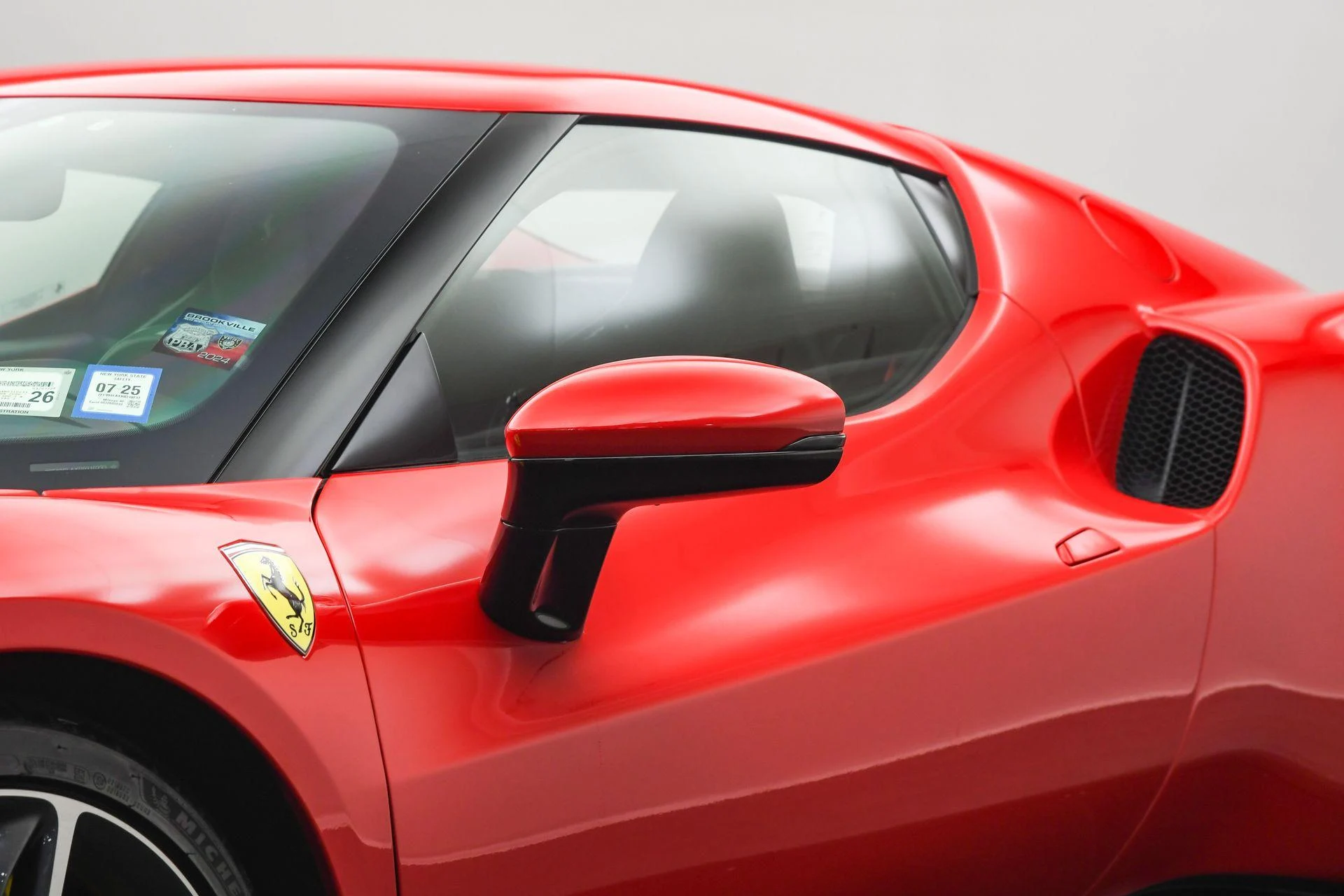 mph009_2973011440_Used_2024_Ferrari_296_GTB_Coupe_1757451884_fefc7ab637