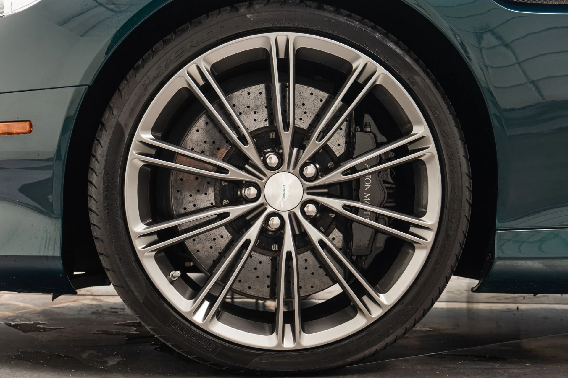 mph009_2973851675_Used_2015_Aston_Martin_DB_9_Volante_1759413390_72da9458d3