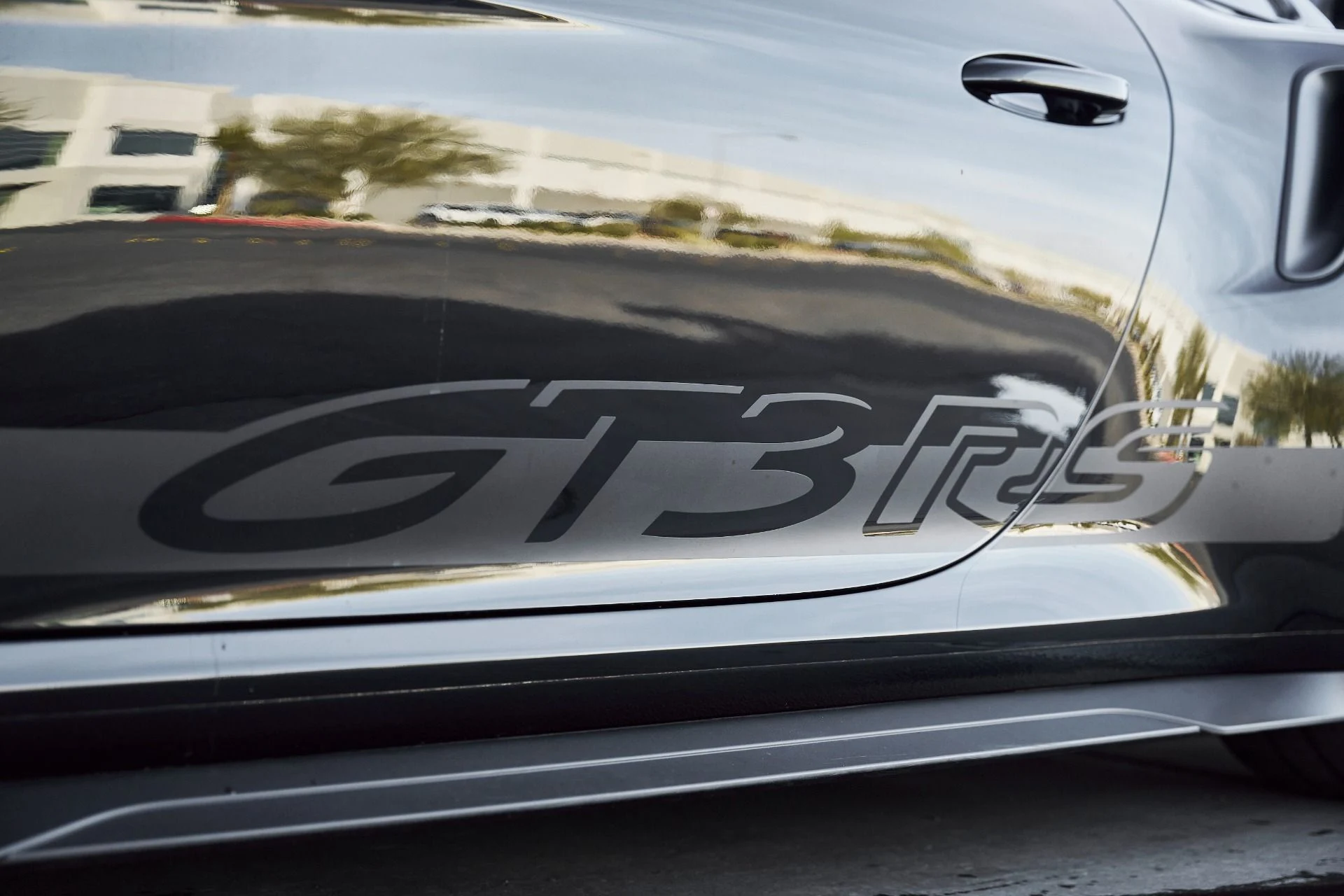 mph009_2974450163_Used_2024_Porsche_911_GT_3_RS_1766112711_355e47d992