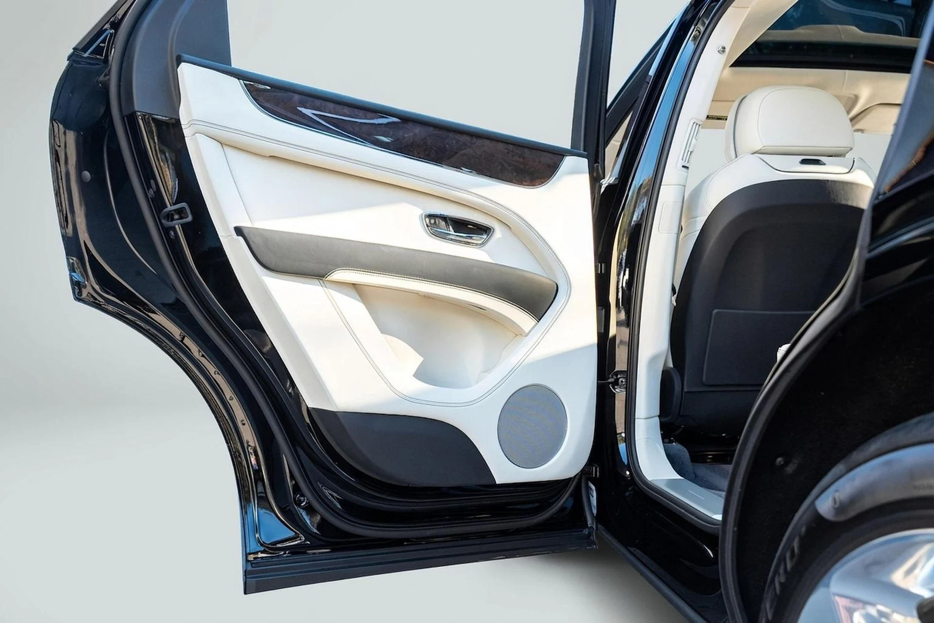 mph009_2993988914_389622356_69c3f364680c4299e85bbcf5_3dc95d6fad