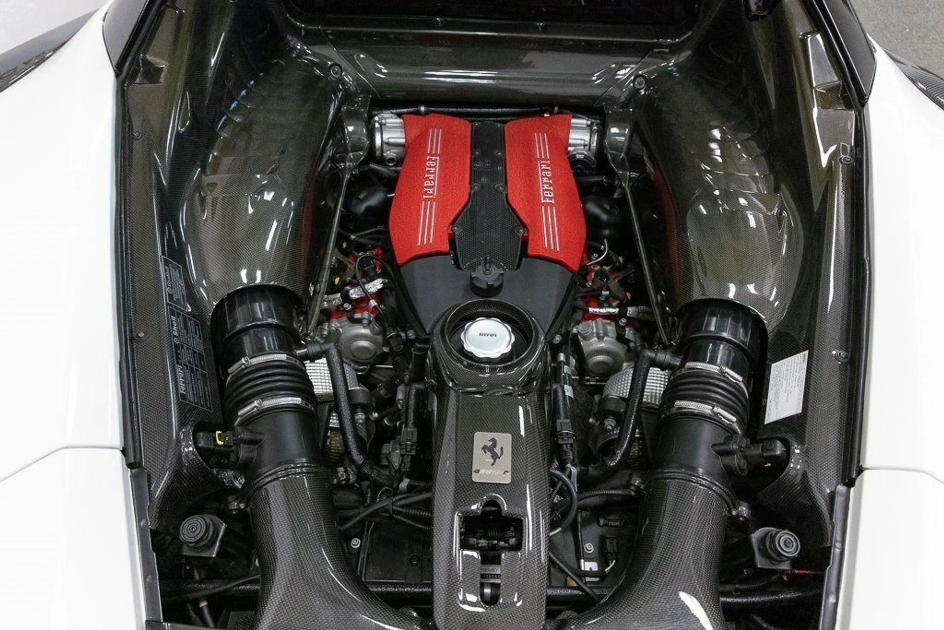 mph009_2997093768_Used_2016_Ferrari_488_GTB_1761930919_fbdb5360c6