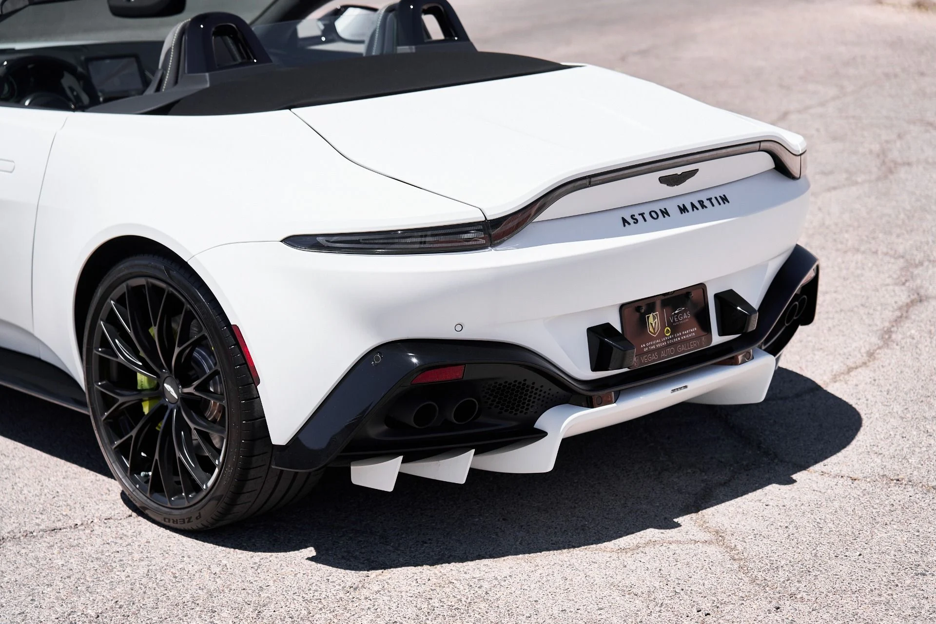 mph009_3001937174_Used_2023_Aston_Martin_Vantage_F1_Edition_1754013179_b699564544