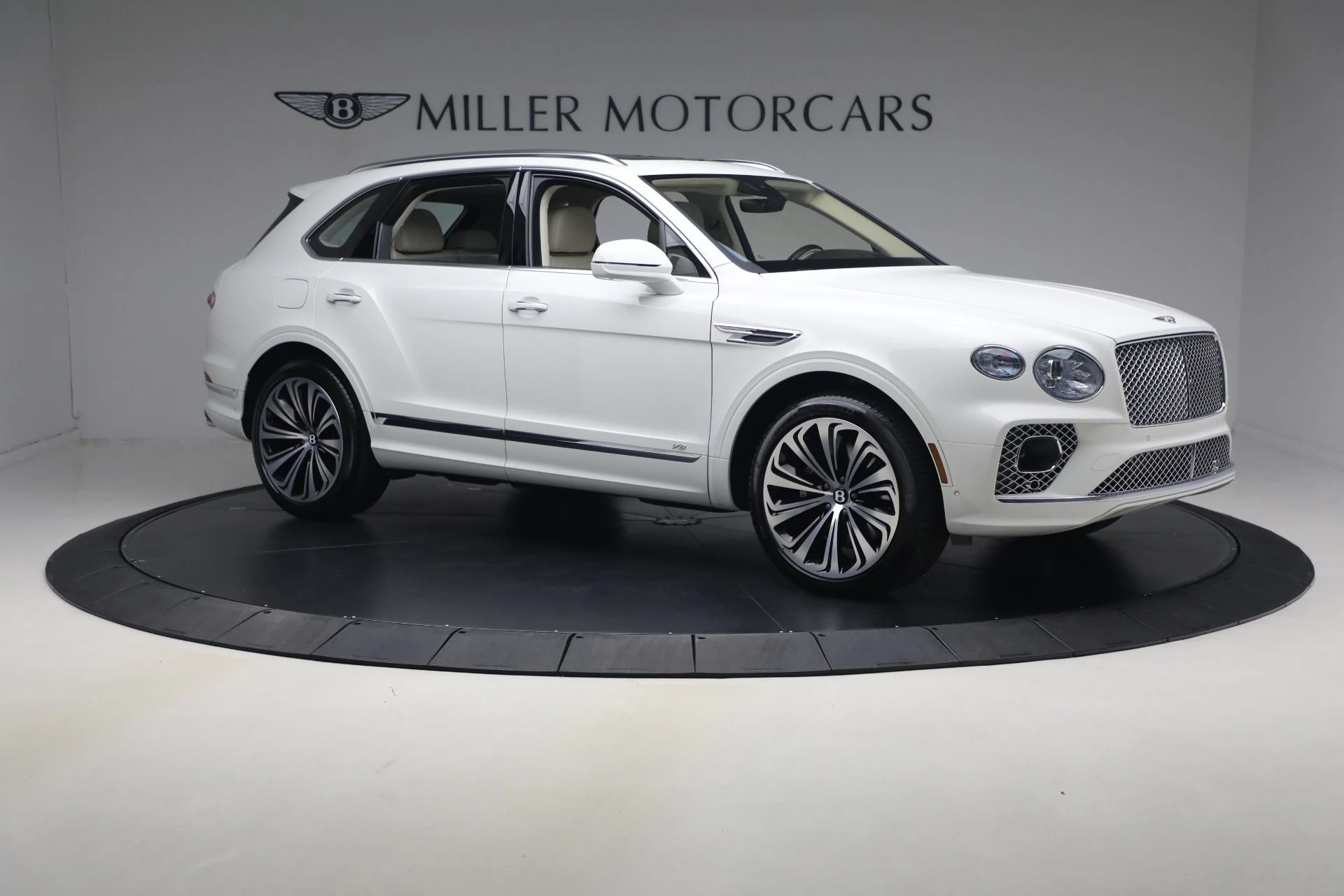 mph009_3008798272_Used_2022_Bentley_Bentayga_V8_1777753010_93452f7c9d