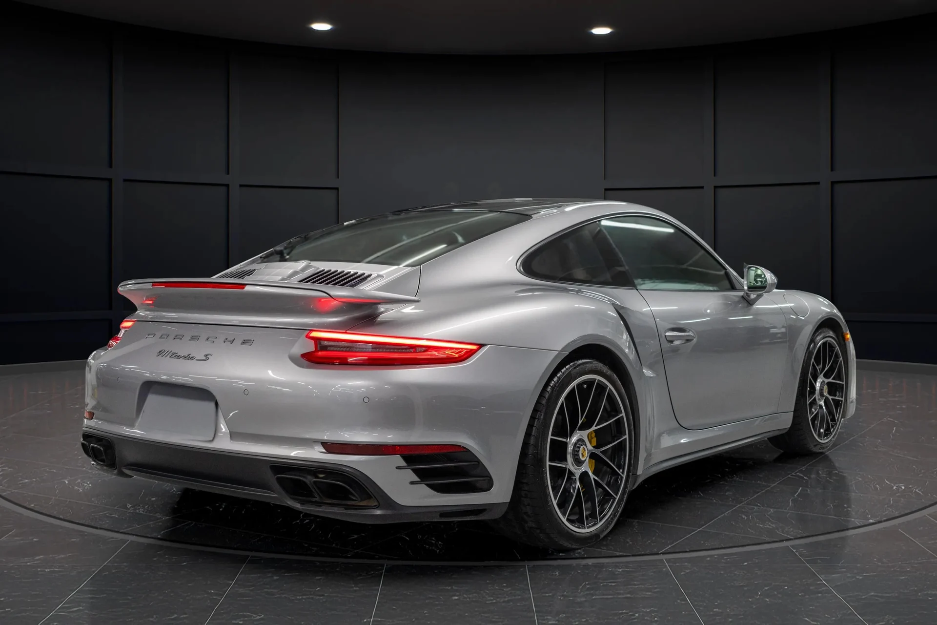 mph009_3010287121_3fdbdaa0_7b55_412e_bc4e_66fabaee00fb_201720_Porsche2091120_Turbo20_S2028_WP_0_AD_2_A93_HS_16640329_10_dbe3d8296f