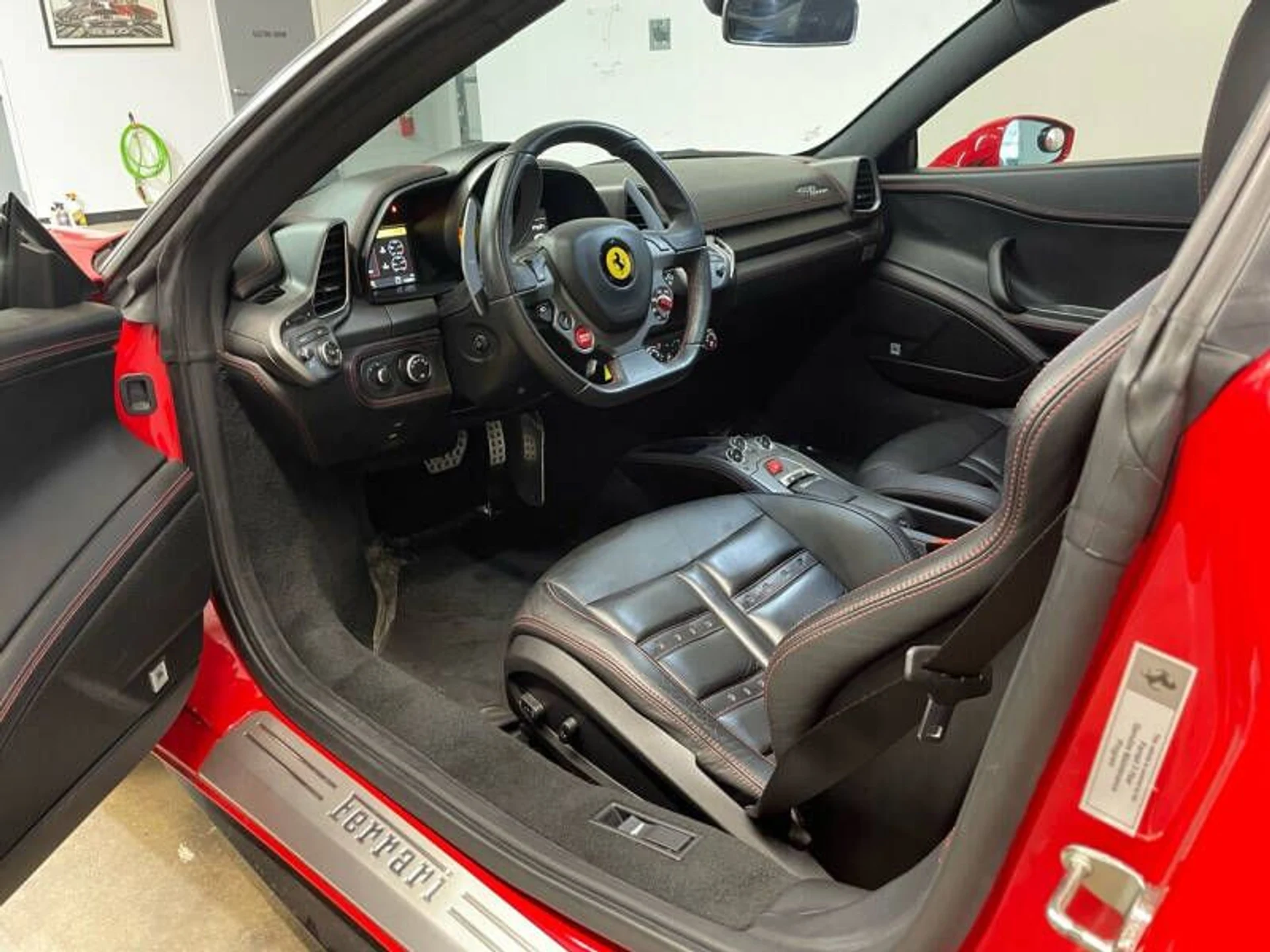 mph009_3022334252_2012_ferrari_458_italia_base_2dr_coupe_253543c59e