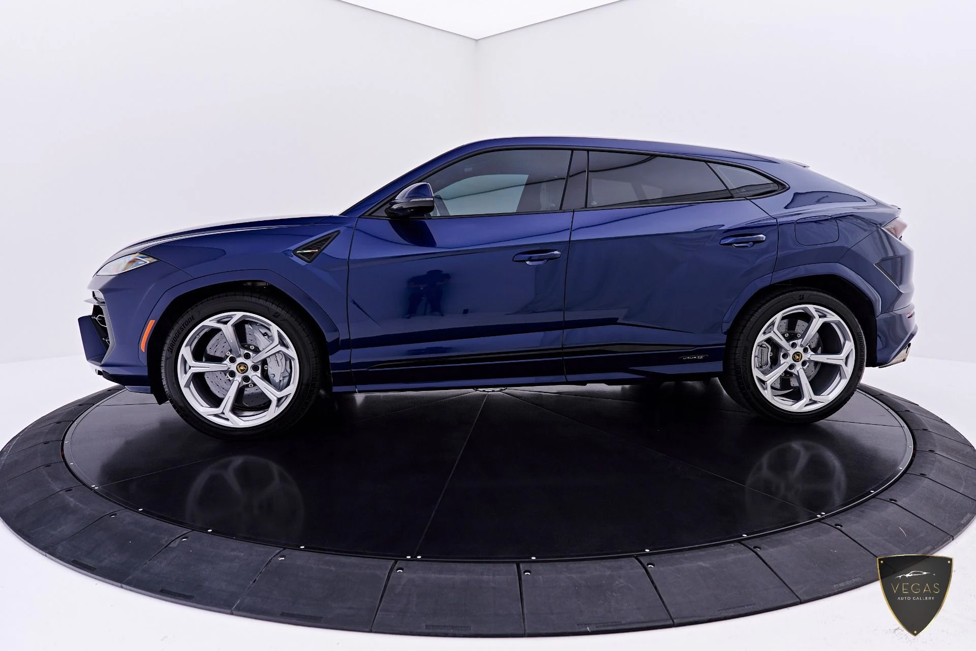 mph009_3022904801_Used_2026_Lamborghini_Urus_SE_1783419607_6345eb2ea6
