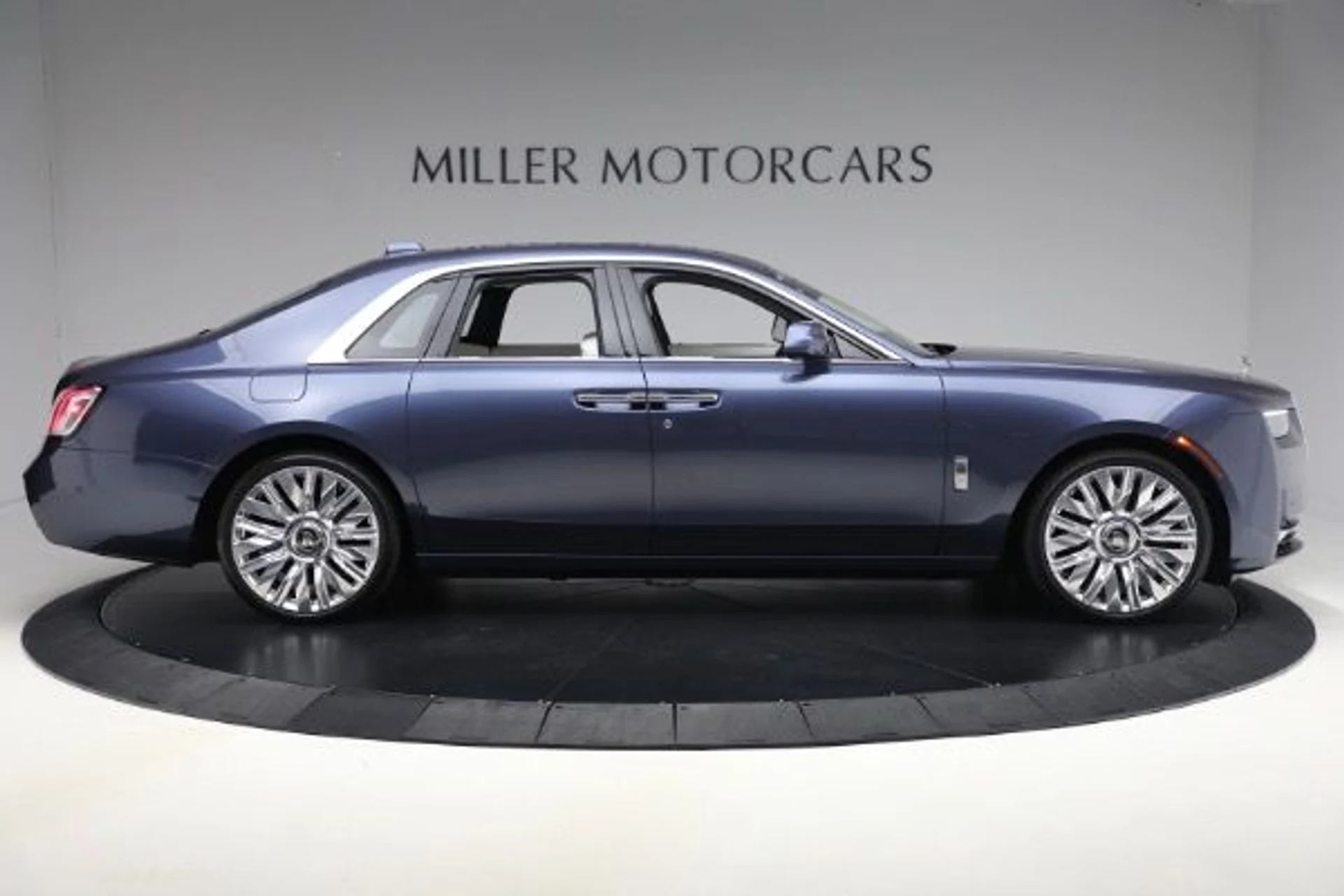 mph009_3029305532_New_2025_Rolls_Royce_Ghost_754523f0f9