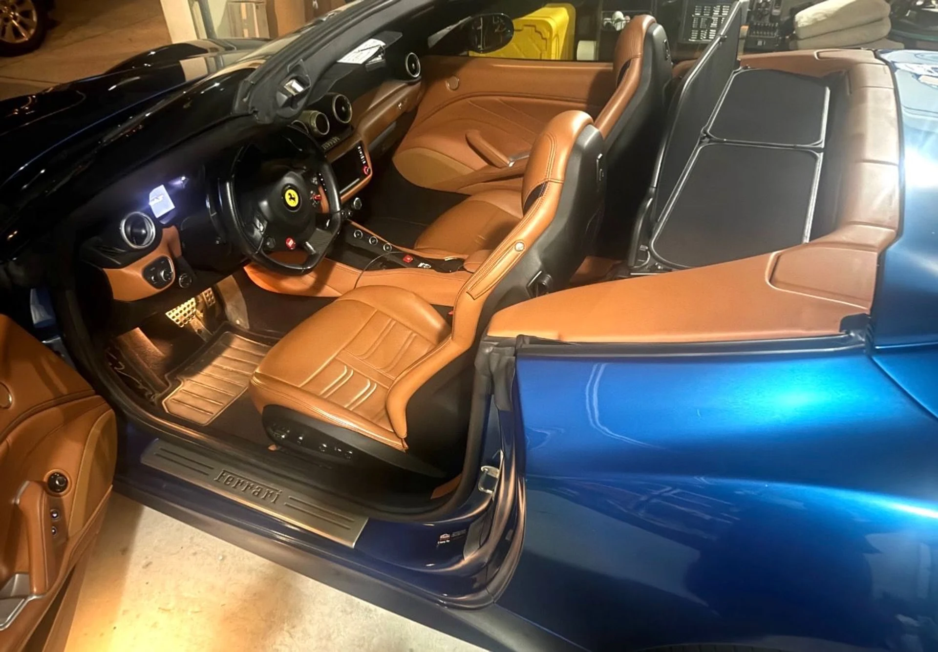 mph009_3035586663_Used_2015_Ferrari_California_T_1760550121_79736f5b42