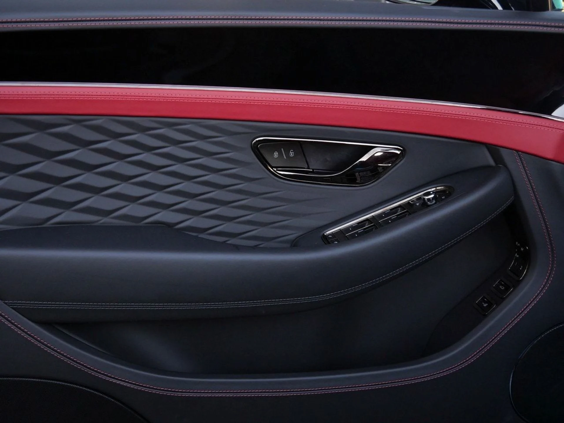 mph009_3036433133_dd4a783a50a72fbcc0c78c38de475019x_3ab8fcbda8