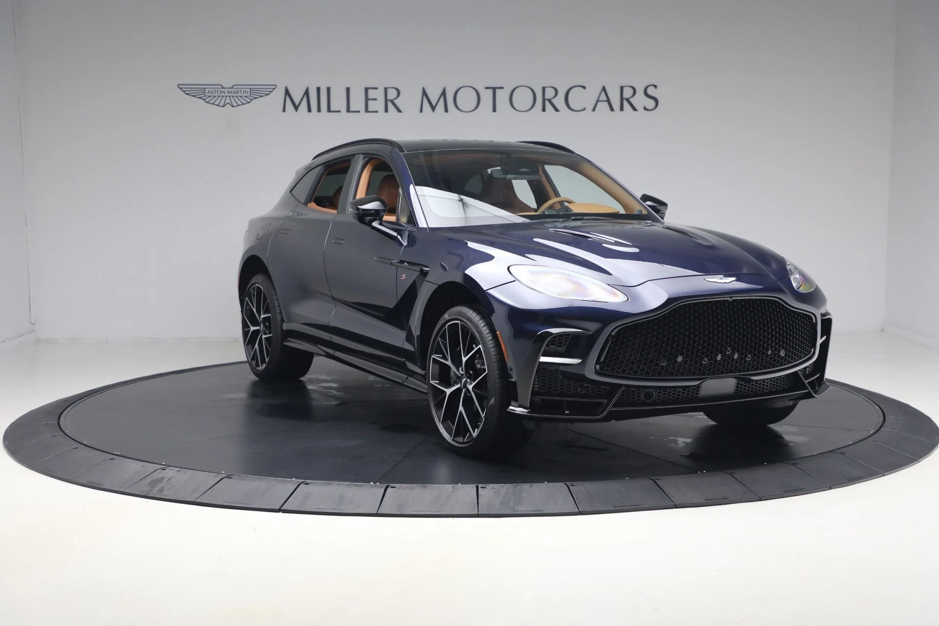 mph009_3056043272_New_2026_Aston_Martin_DBX_S_1787860964_7b33656c19