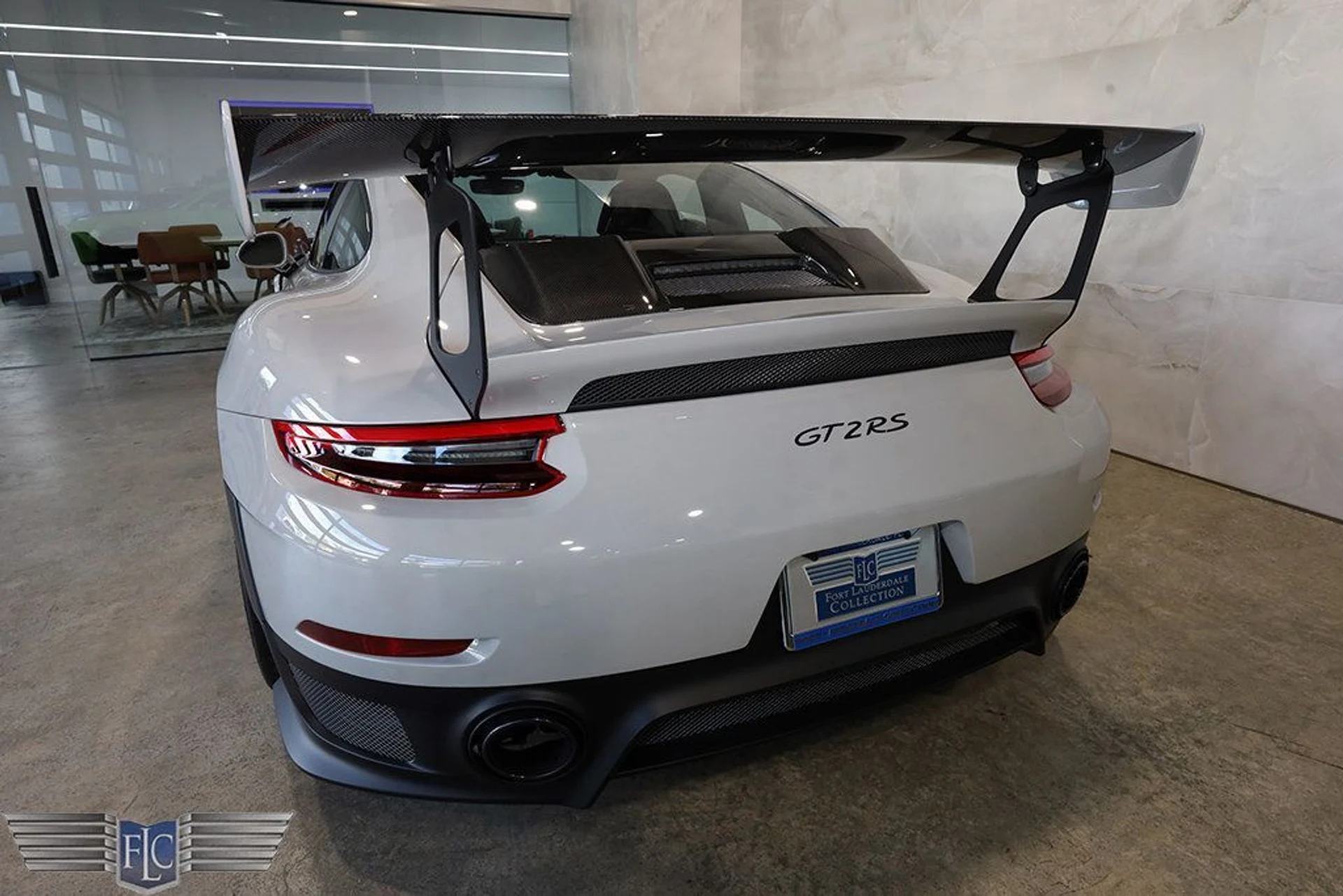 mph009_30562084_used_2018_porsche_911_gt2rsweissach_9689_22986338_10_1024_2c1eafd2a4