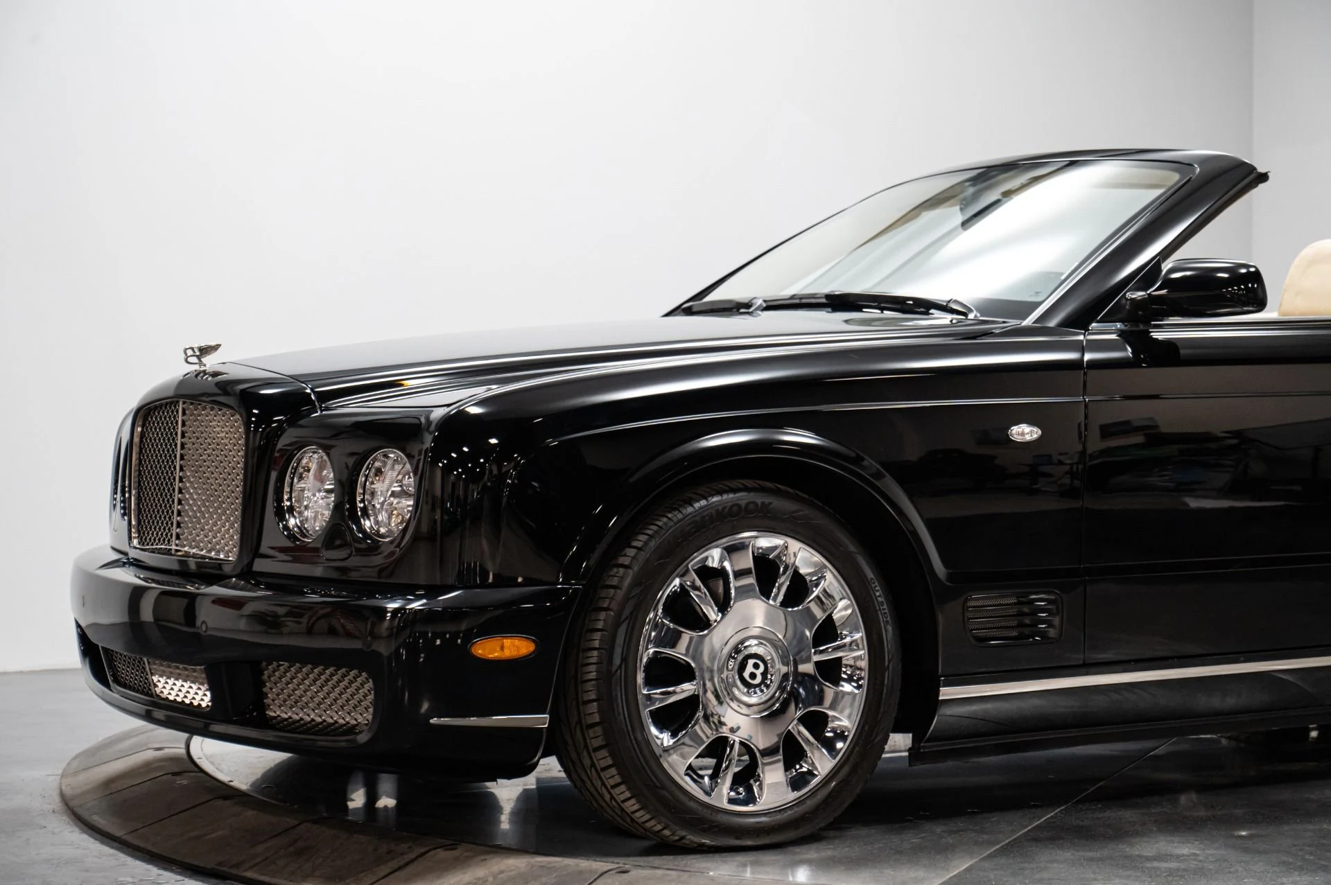 mph009_3059719497_Used_2007_Bentley_Azure_1753214683_dbac678b34