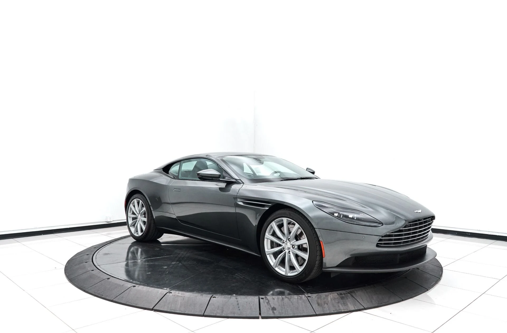 mph009_3067670406_Used_2019_Aston_Martin_DB_11_Base_1627672022_4db08ed739