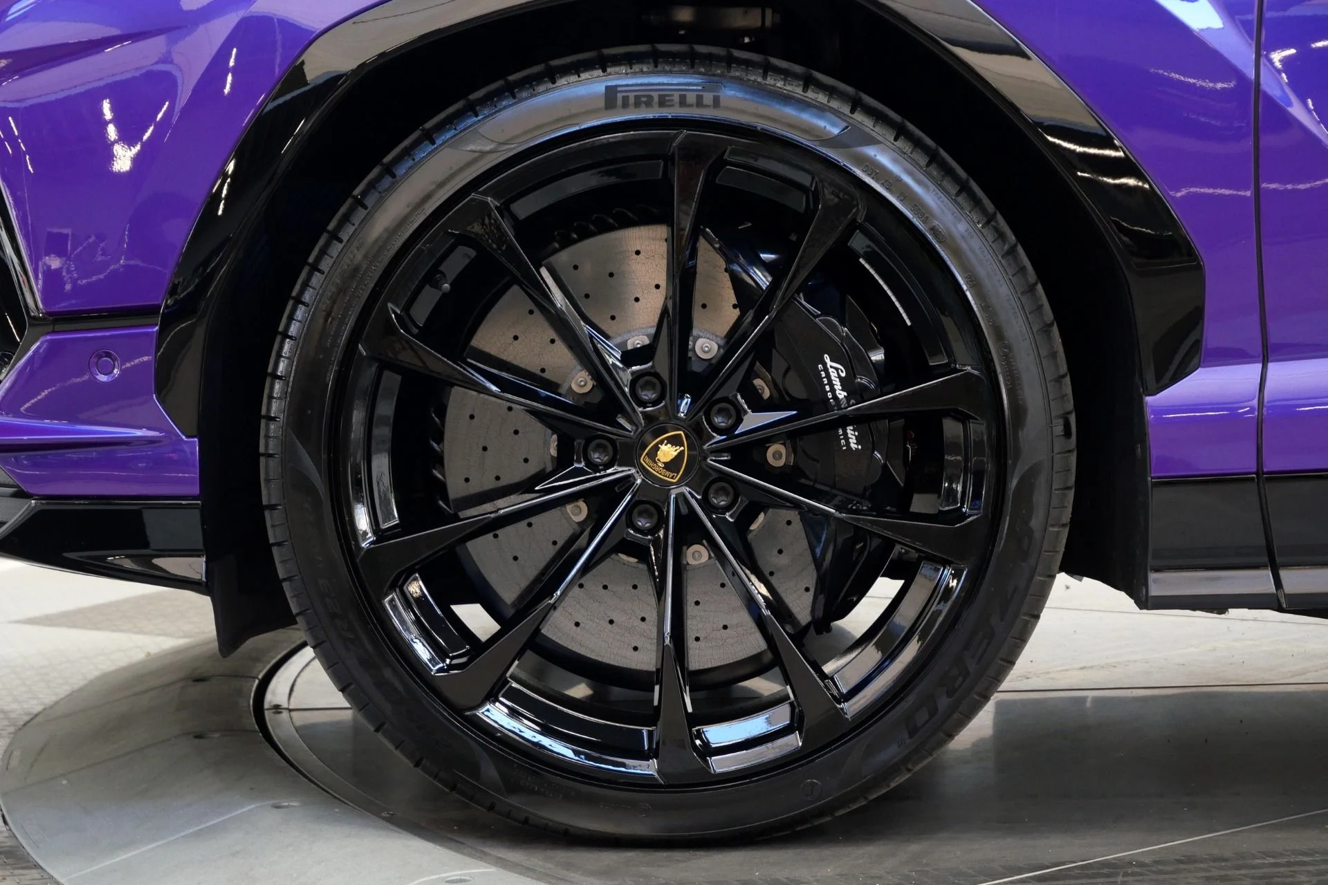 mph009_3072926318_Used_2023_Lamborghini_Urus_S_HIGHLY_Optioned_Ad_Personam_Paint_94_K_in_Options_1773247246_2c5fe38b23