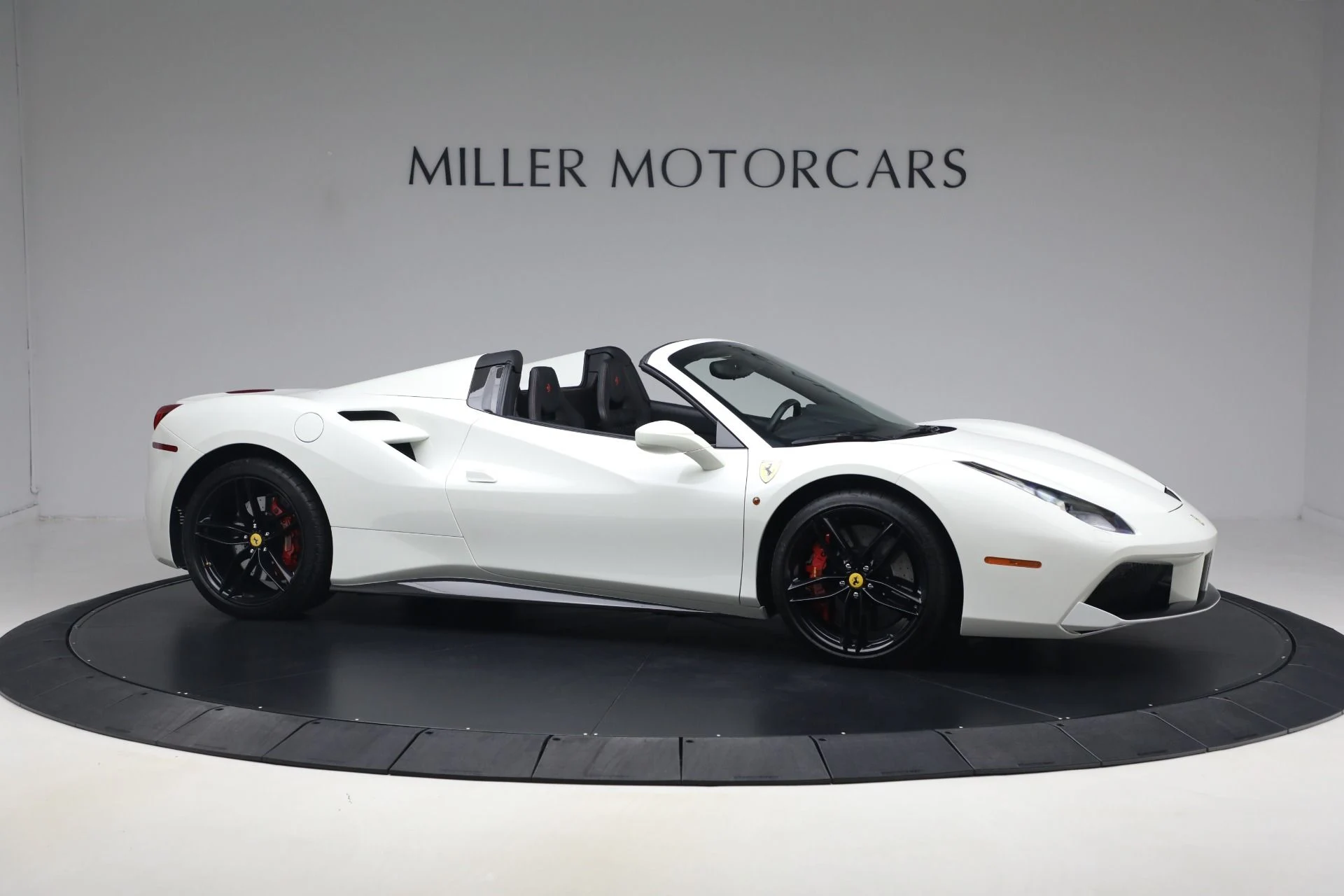mph009_3073090288_Used_2016_Ferrari_488_Spider_1789756866_46f6a9a11b