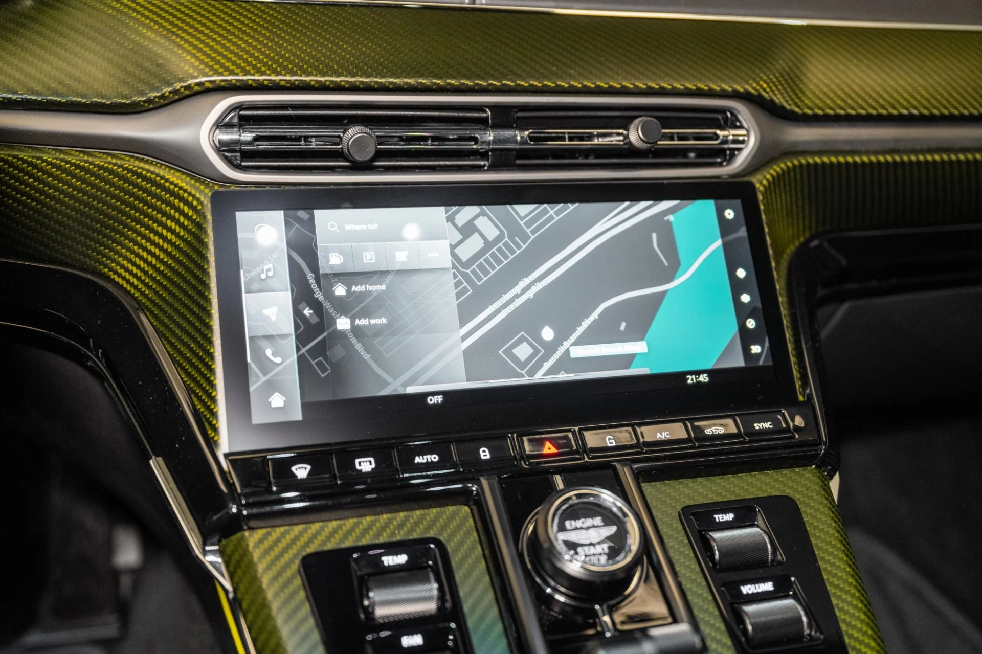 mph009_3077810628_Used_2025_Aston_Martin_Vantage_Coupe_1734713589_ed8f41118f