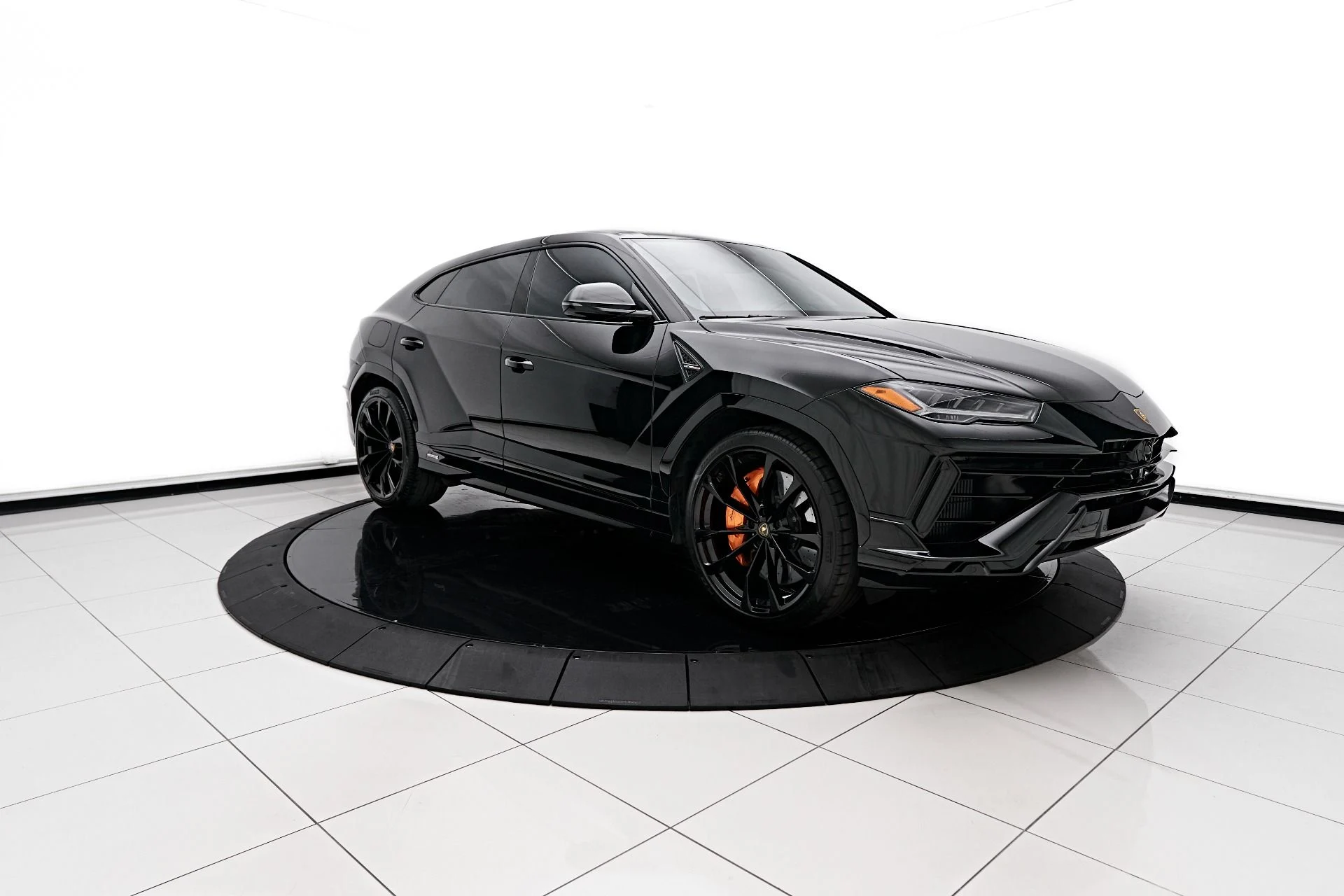 mph009_3083688538_Used_2023_Lamborghini_Urus_1710196523_3c5cd8d3d8