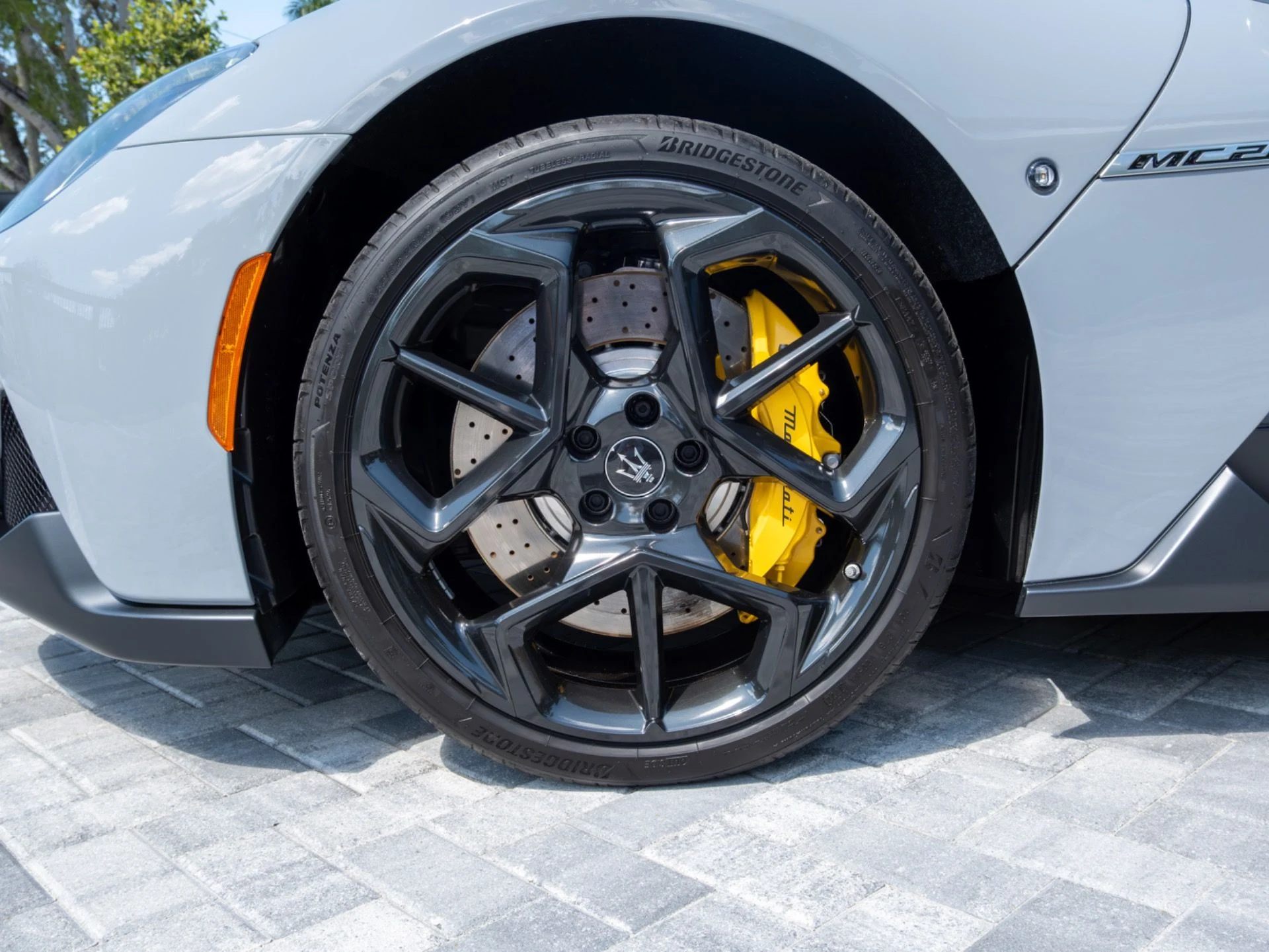 mph009_3087388032_Used_2023_Maserati_MC_20_1774904478_782d05ec24