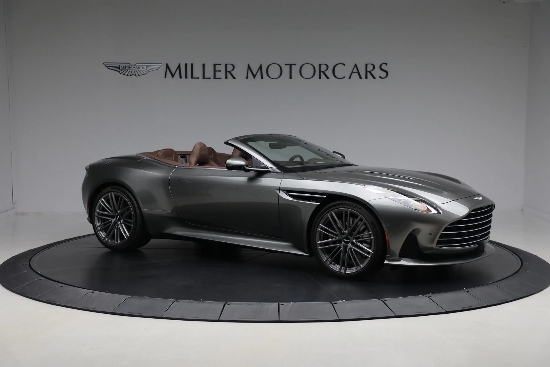 mph009_309453650_New_2026_Aston_Martin_DB_12_Volante_3a7b10c89c