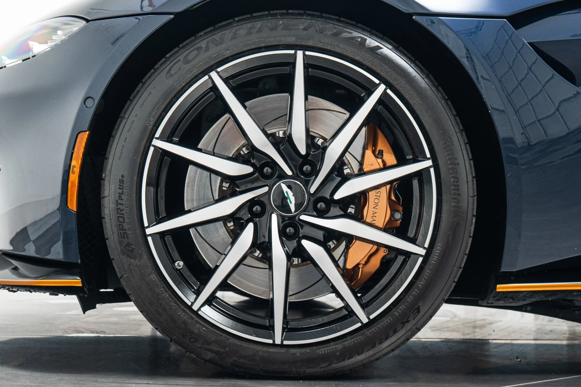 mph009_3112322260_Used_2020_Aston_Martin_Vantage_Black_Bodypack_Tech_Collection_1783017471_7fc77011c2