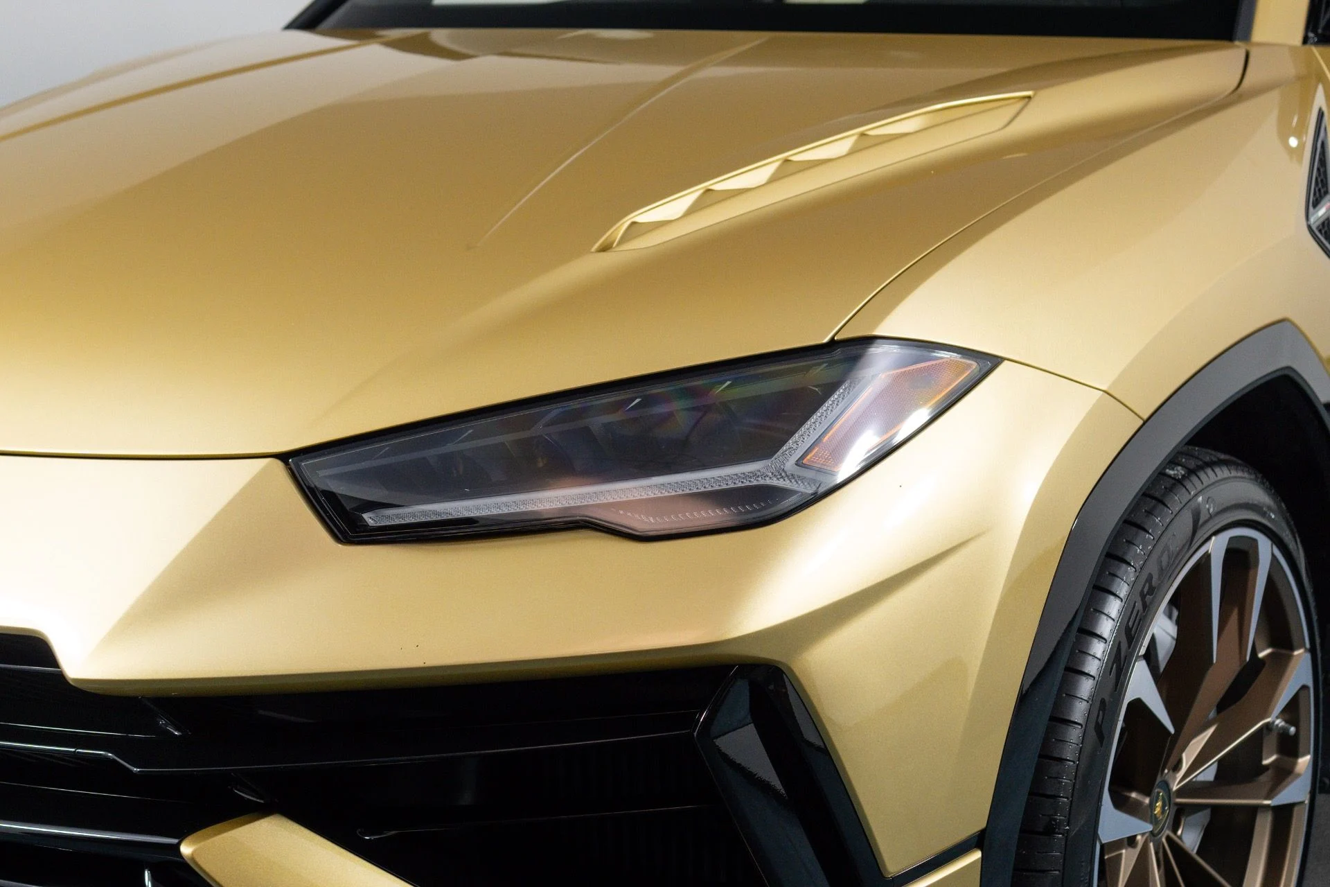 mph009_3115667871_Used_2023_Lamborghini_Urus_S_1781741186_9acf195541