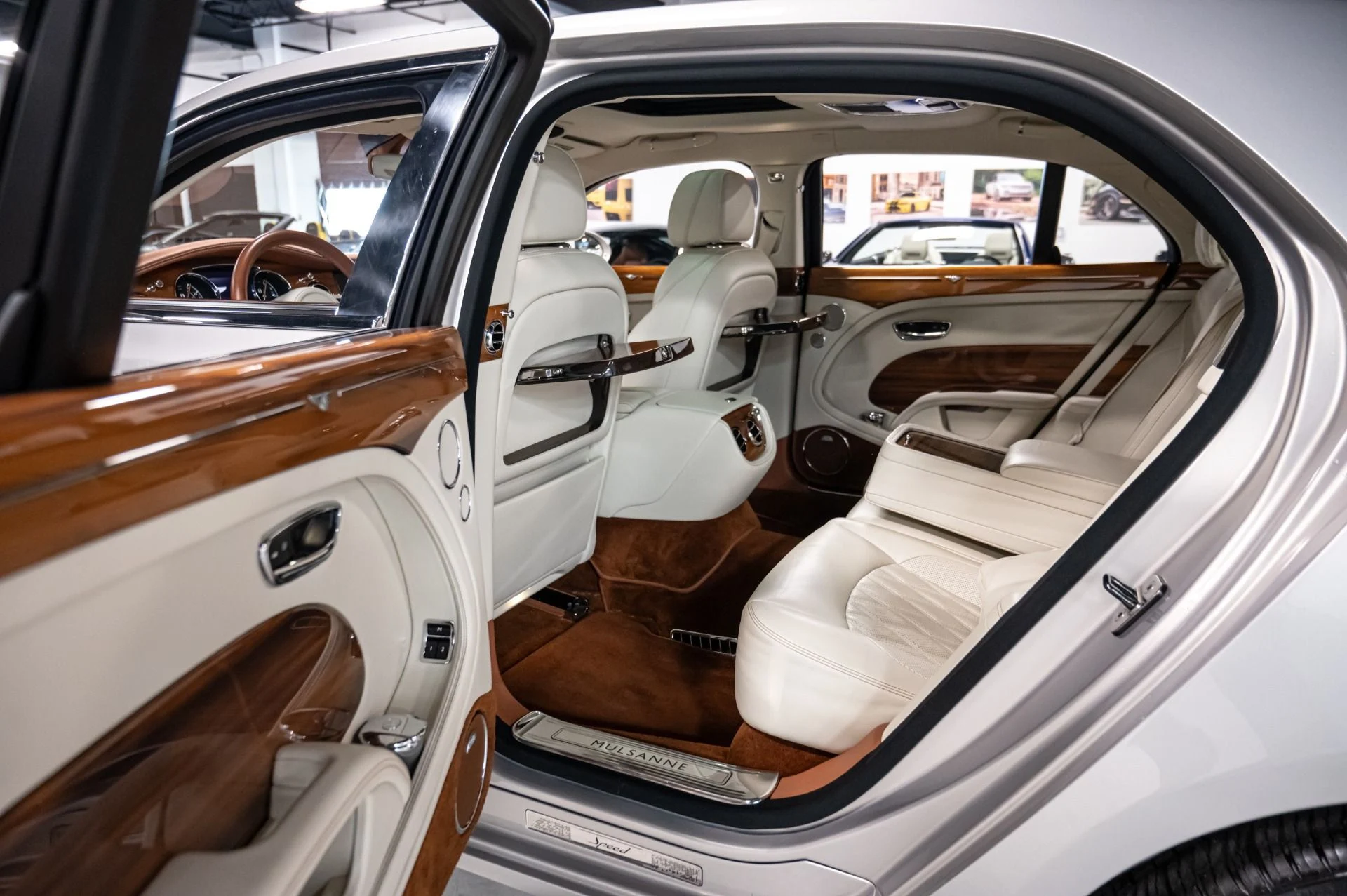 mph009_312162500_Used_2018_Bentley_Mulsanne_Speed_1748643728_58de9ef7b6