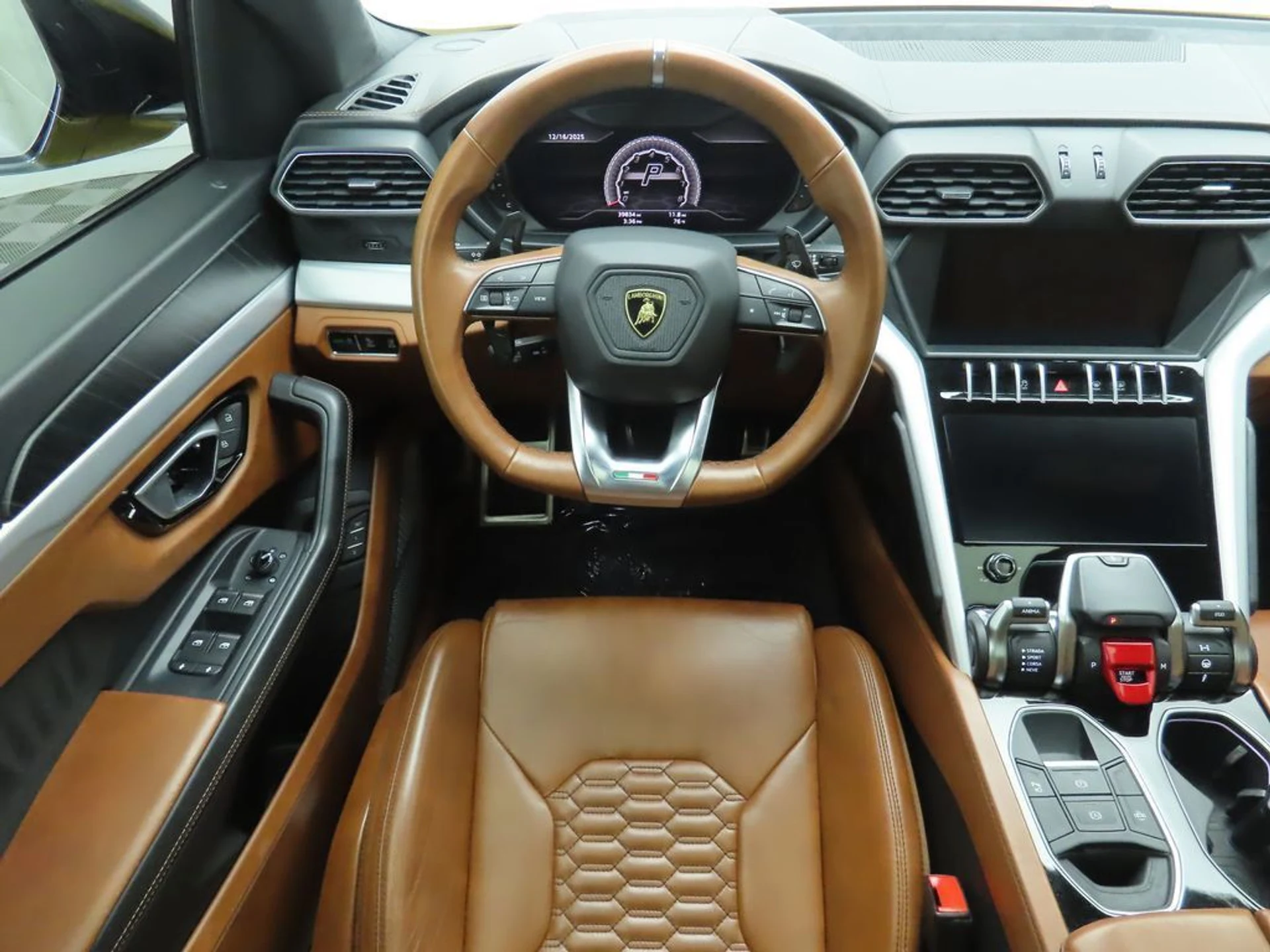 mph009_3134726468_used_2019_lamborghini_urus_awd_8119_22960416_10_1024_4a6bb54da4