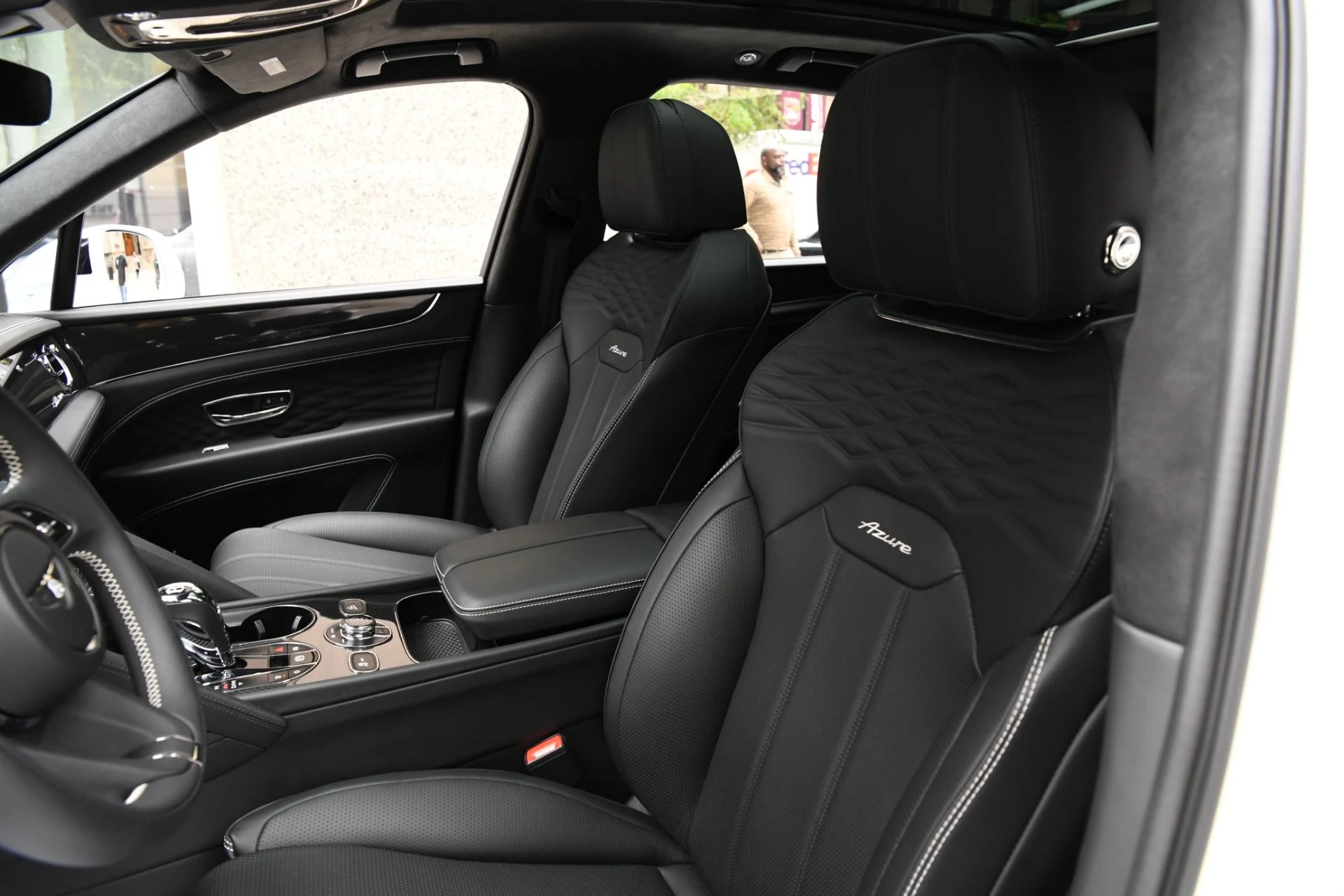 mph009_3143145369_Used_2024_Bentley_Bentayga_Azure_V8_1756931545_82bd4ec825