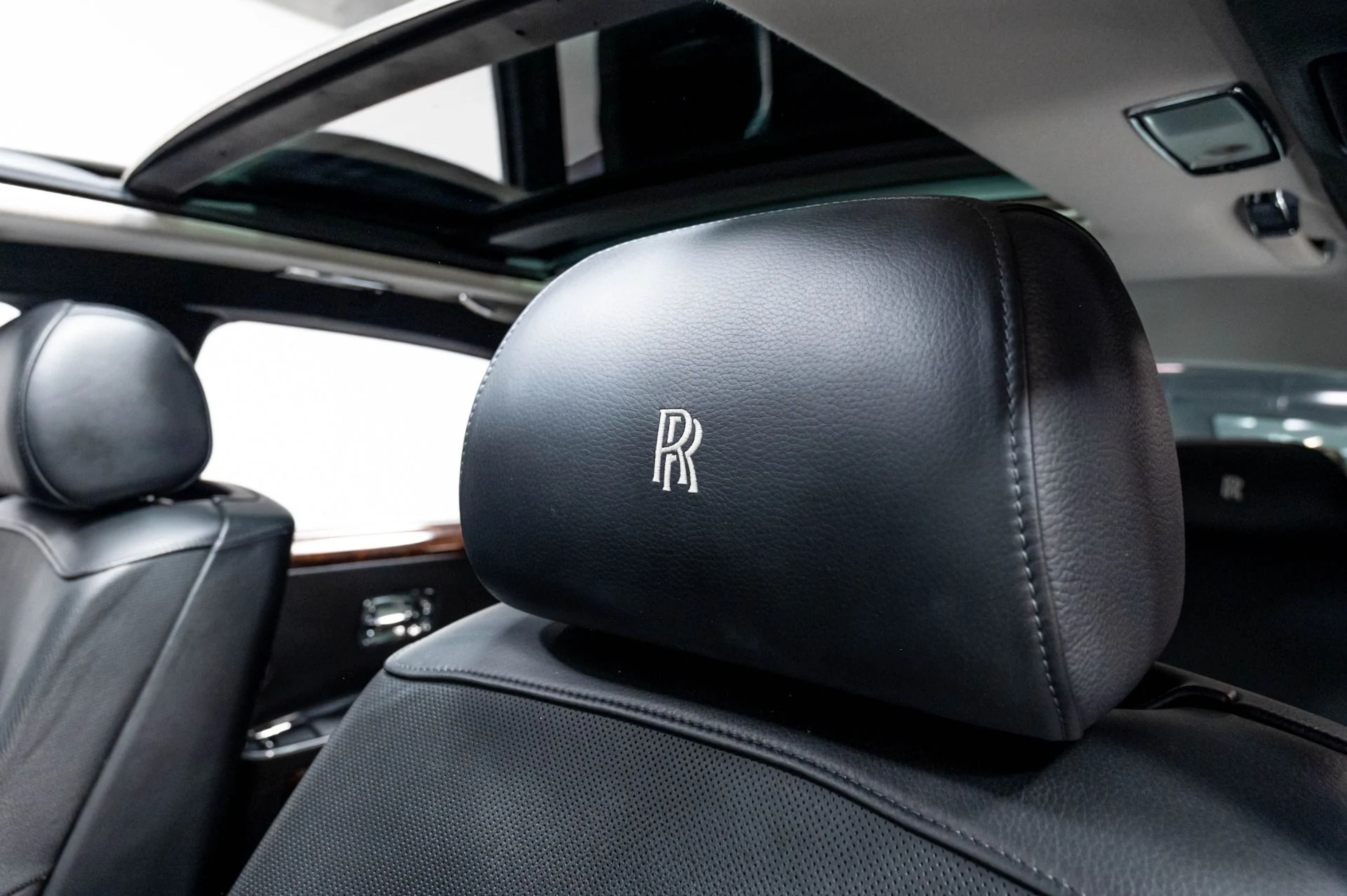 mph009_3145734782_Used_2012_Rolls_Royce_Ghost_1778014944_0507f78bbc