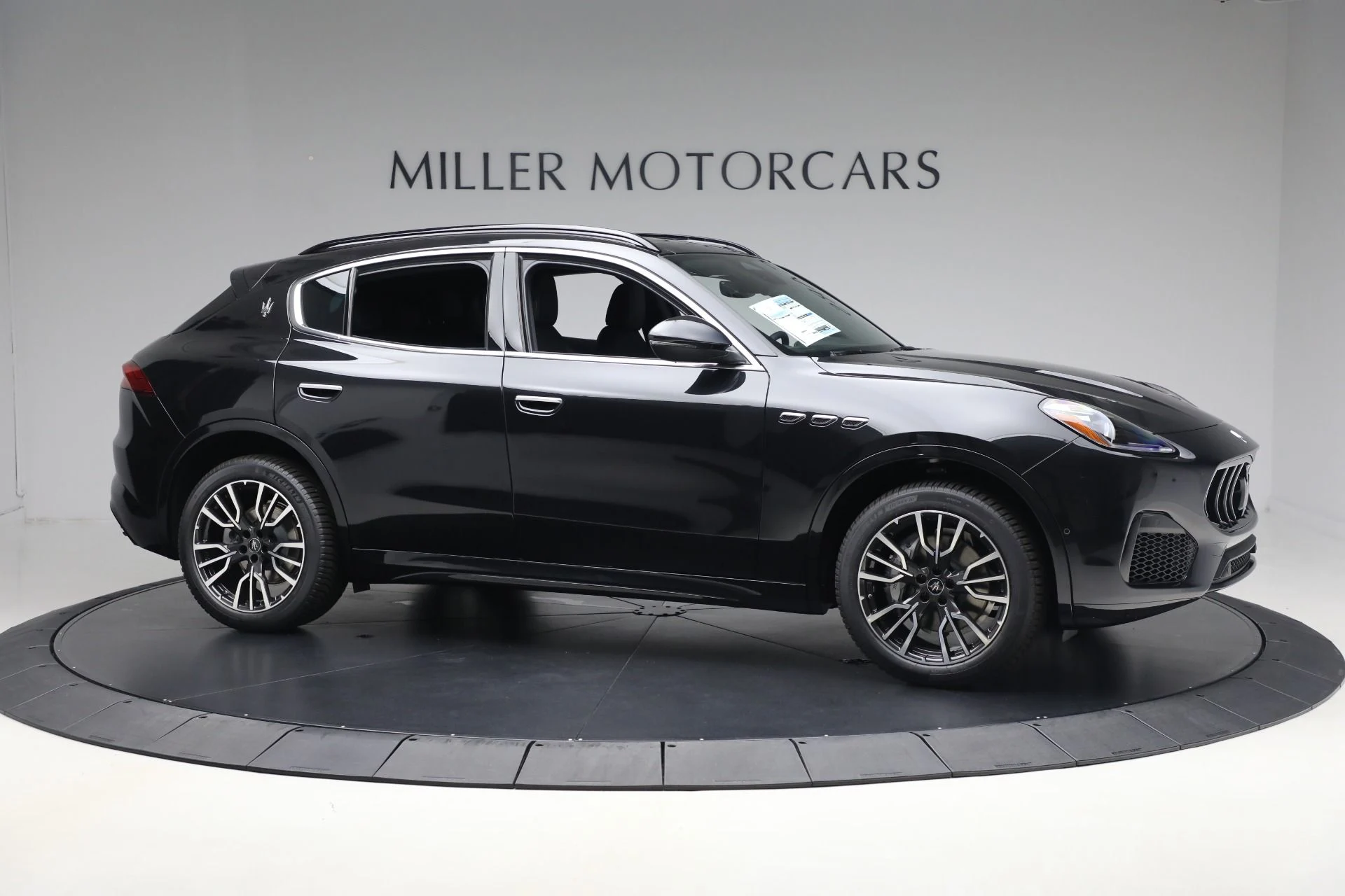 mph009_3151694958_New_2025_Maserati_Grecale_c9395a3d0a