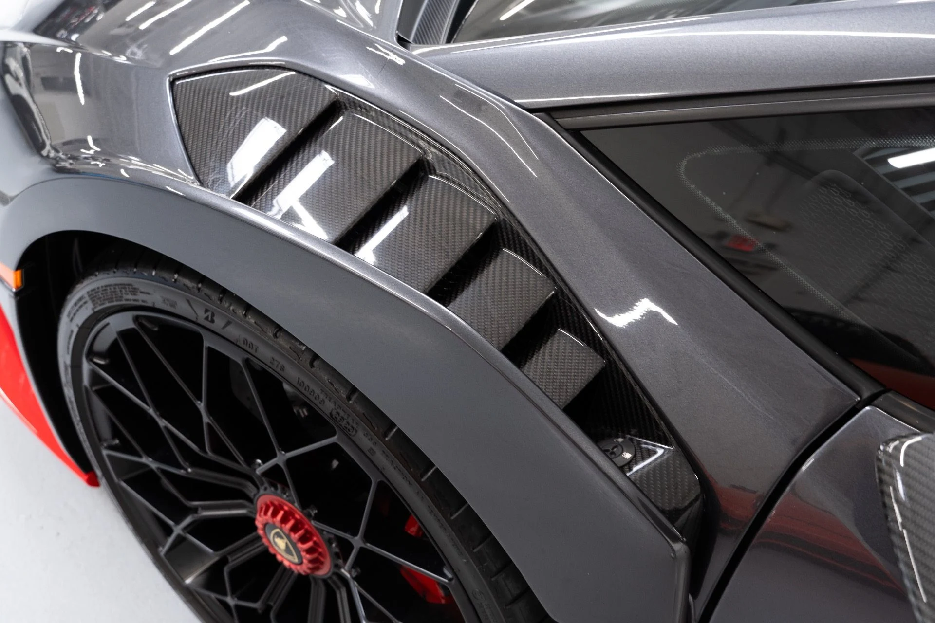 mph009_3157222757_Used_2023_Lamborghini_Huracan_STO_1759172938_6cd0f48cb6