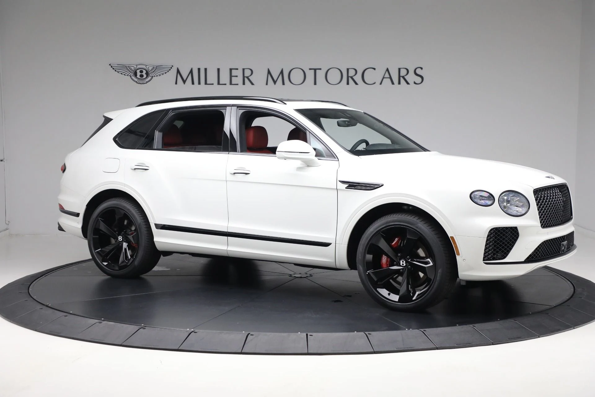 mph009_3165305100_New_2025_Bentley_Bentayga_V8_74a875f023