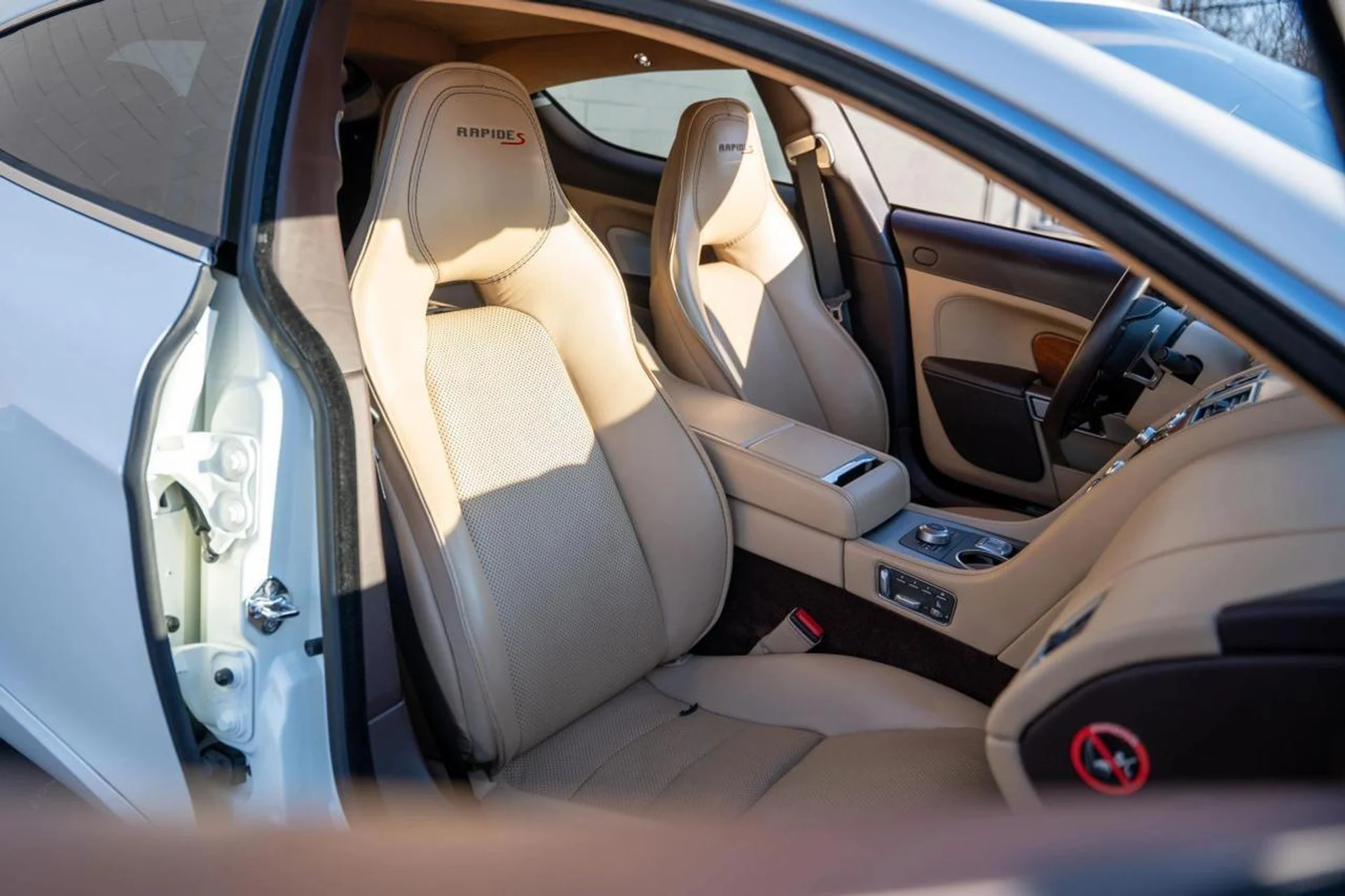 mph009_316567292_ea25daa3003bd31c774aa67caef6bf09_1070e5d136