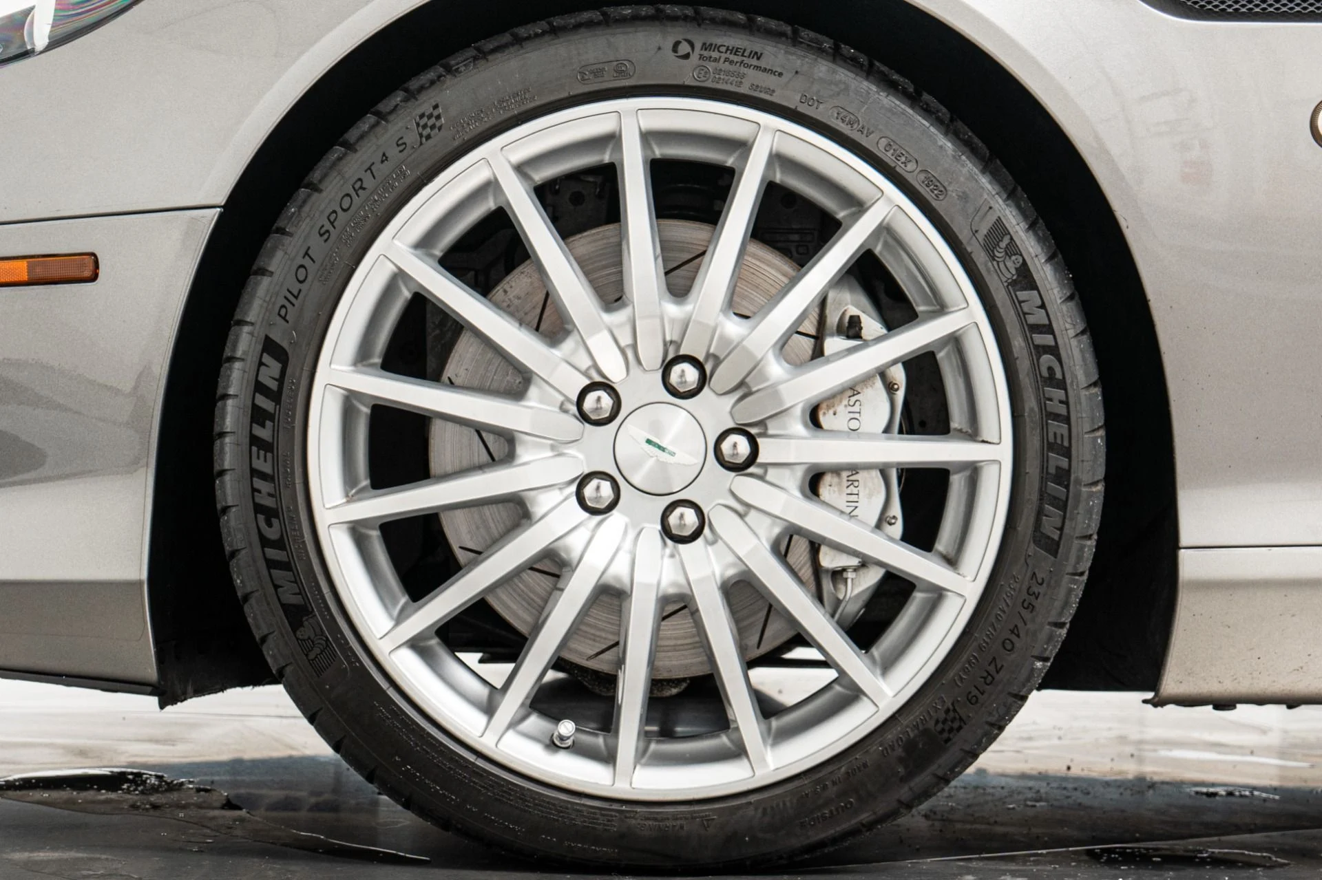 mph009_3167903932_Used_2008_Aston_Martin_DB_9_Volante_1787088651_52e4a1d91a