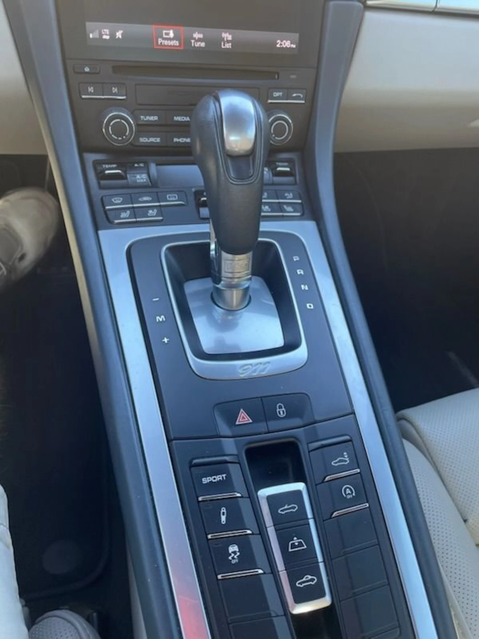 mph009_3170159988_Used_2018_Porsche_911_Carrera_1762903791_3571499bca